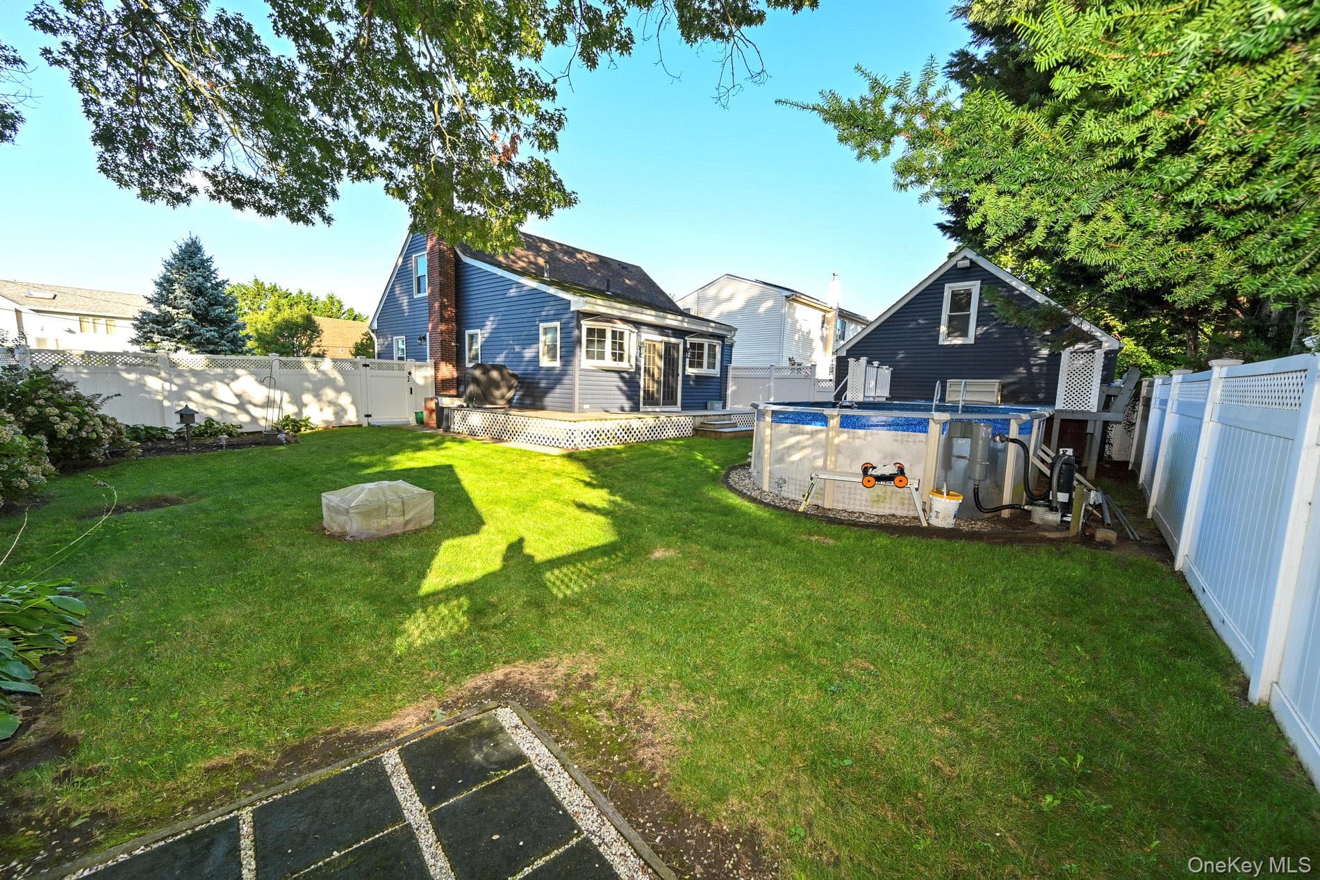 2297 Girard Place thumbnail 24
