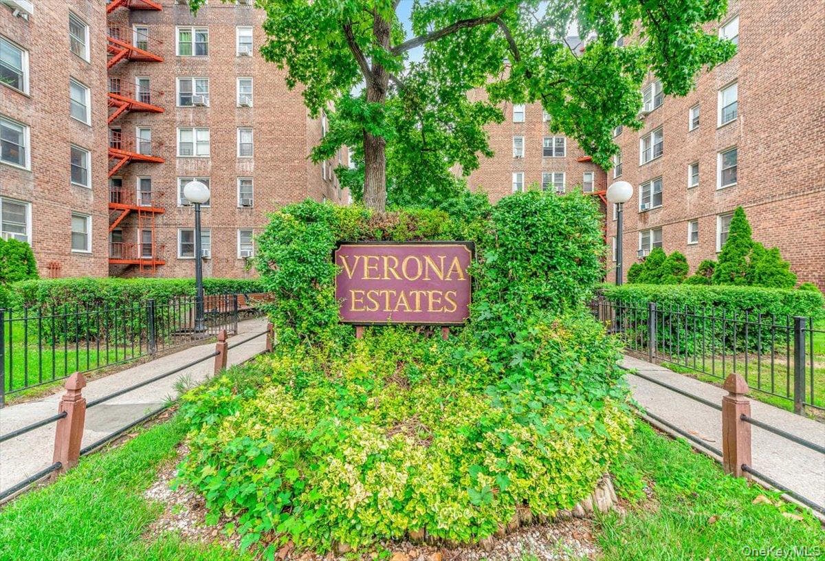 65-45 Yellowstone Boulevard Unit: 2A, Forest Hills