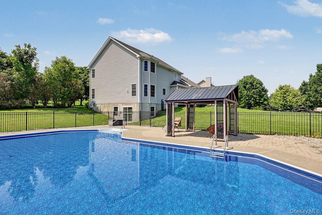 23 Monarch Drive thumbnail 31