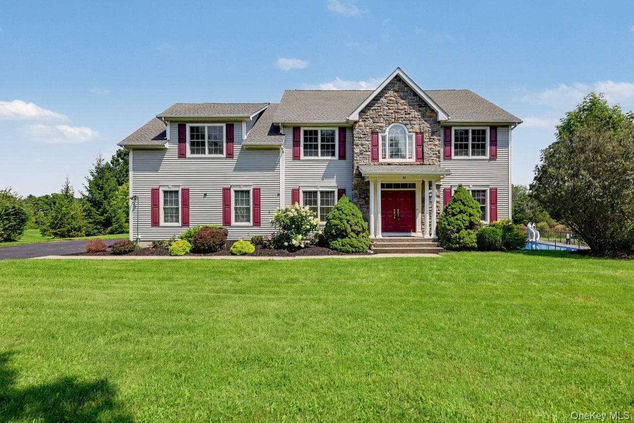 23 Monarch Drive photo 1