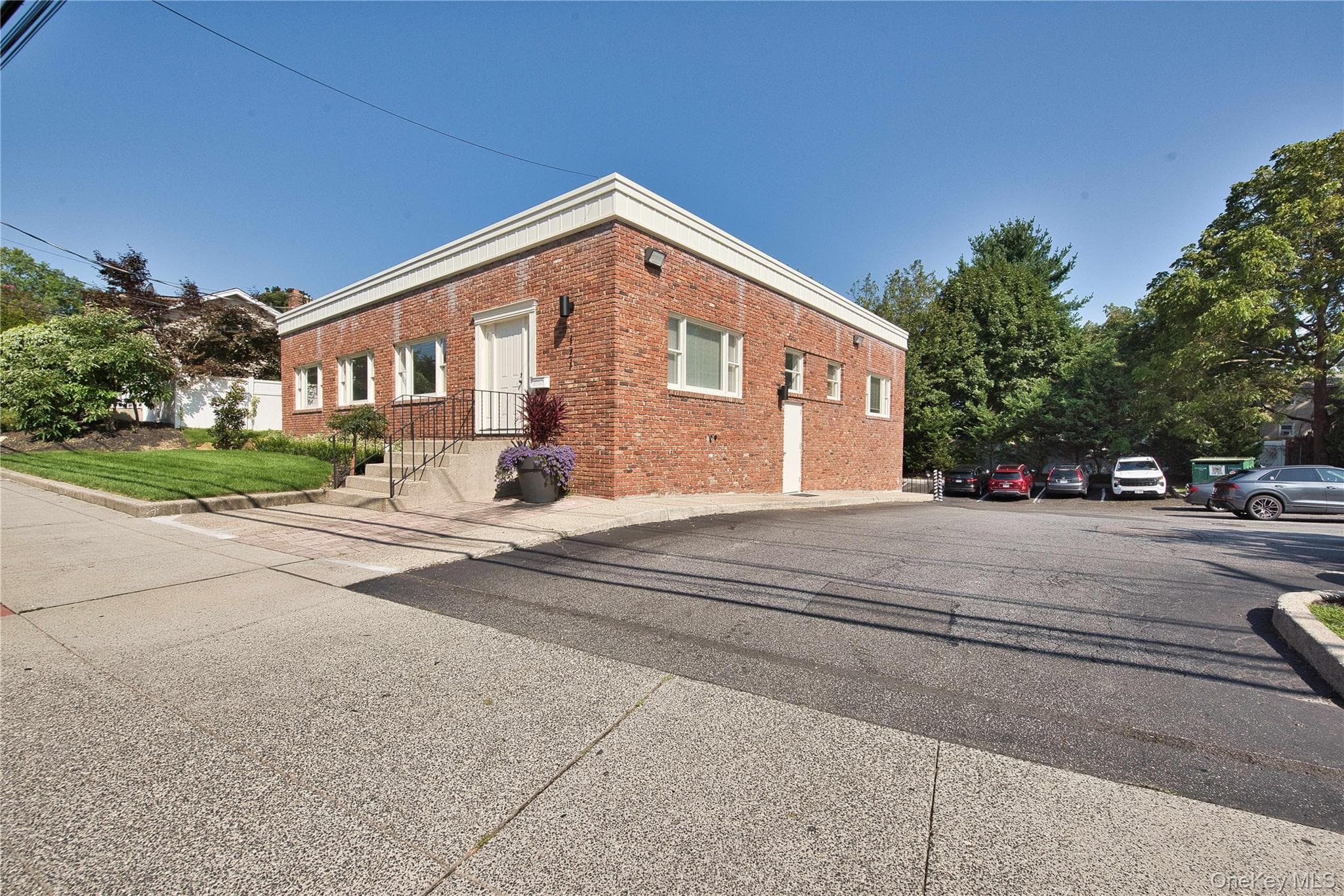 121 Pulaski Road thumbnail 4