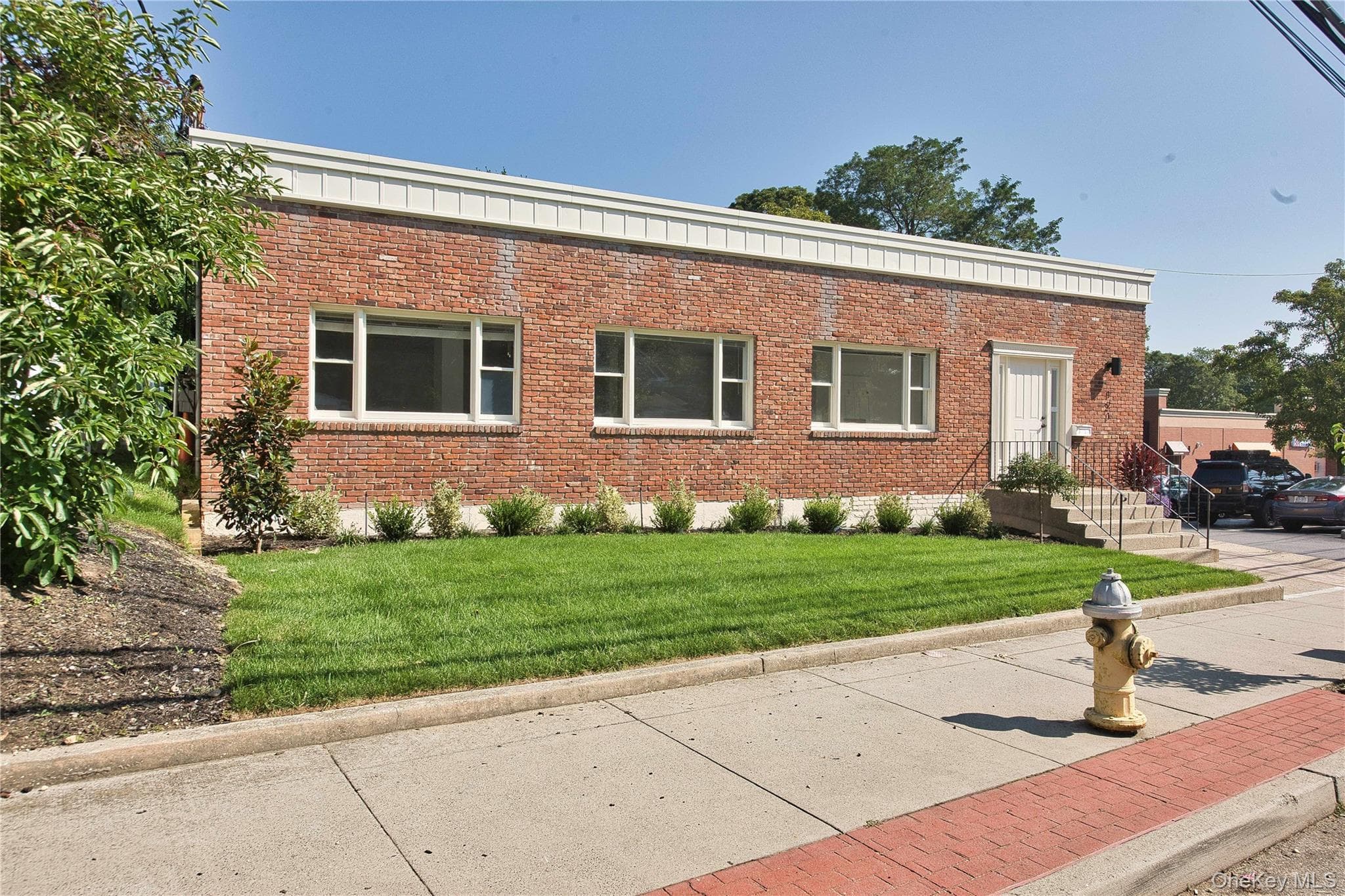 121 Pulaski Road photo 1