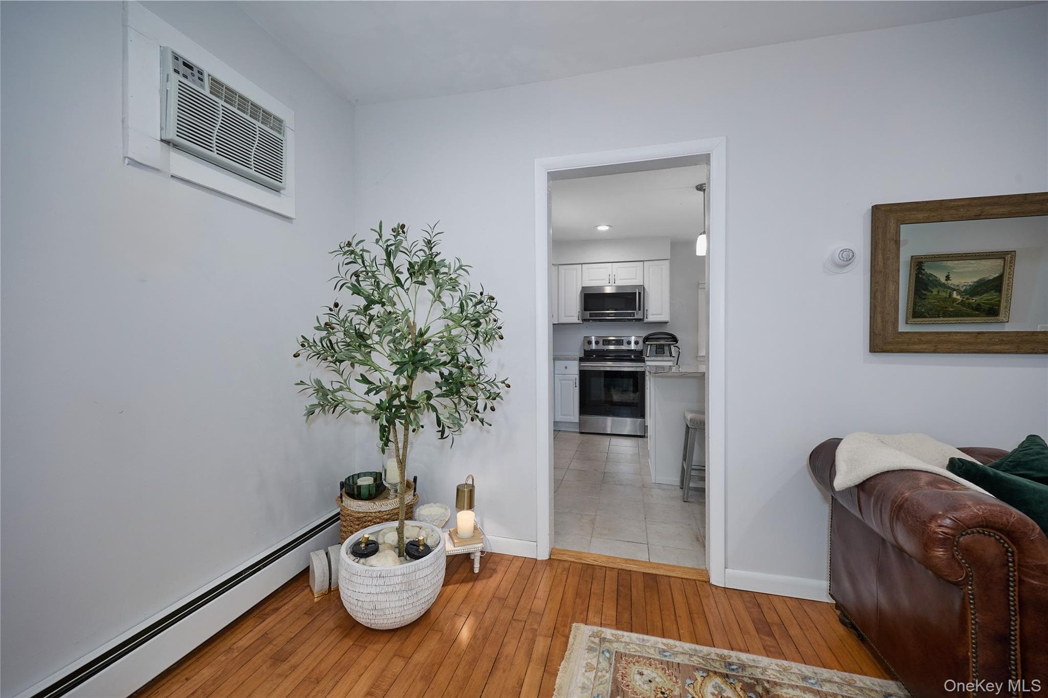 181 N Grand Avenue thumbnail 9