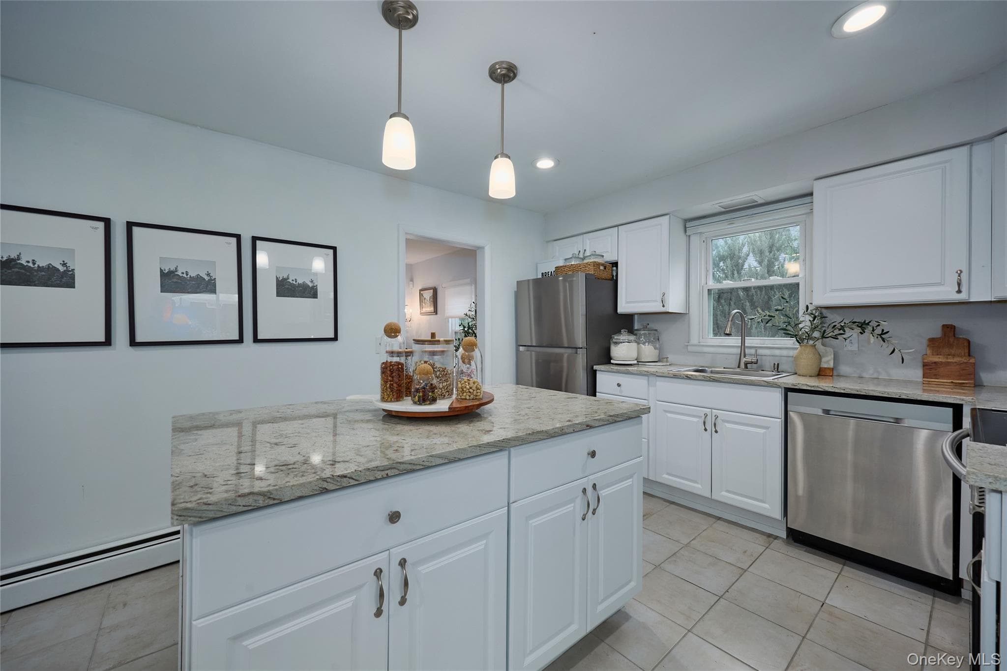 181 N Grand Avenue thumbnail 21