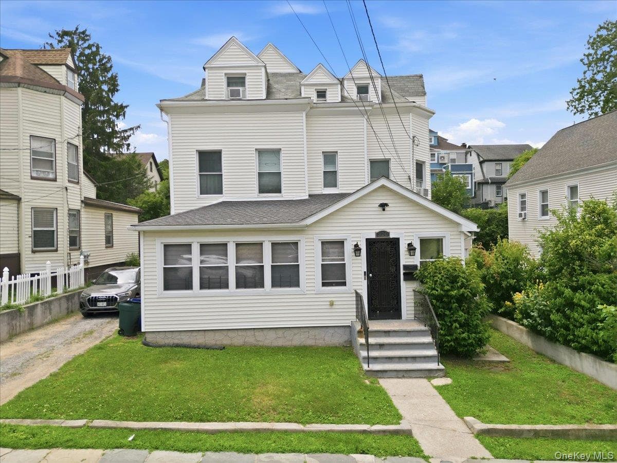 320 Highland Avenue, Mount Vernon