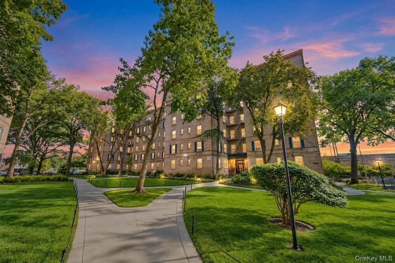 51-42 30th Avenue Unit: 4J, Woodside