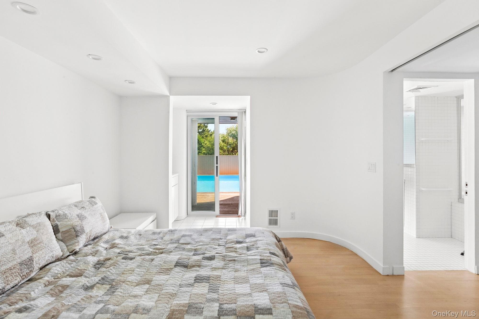 559 Dune Road thumbnail 10