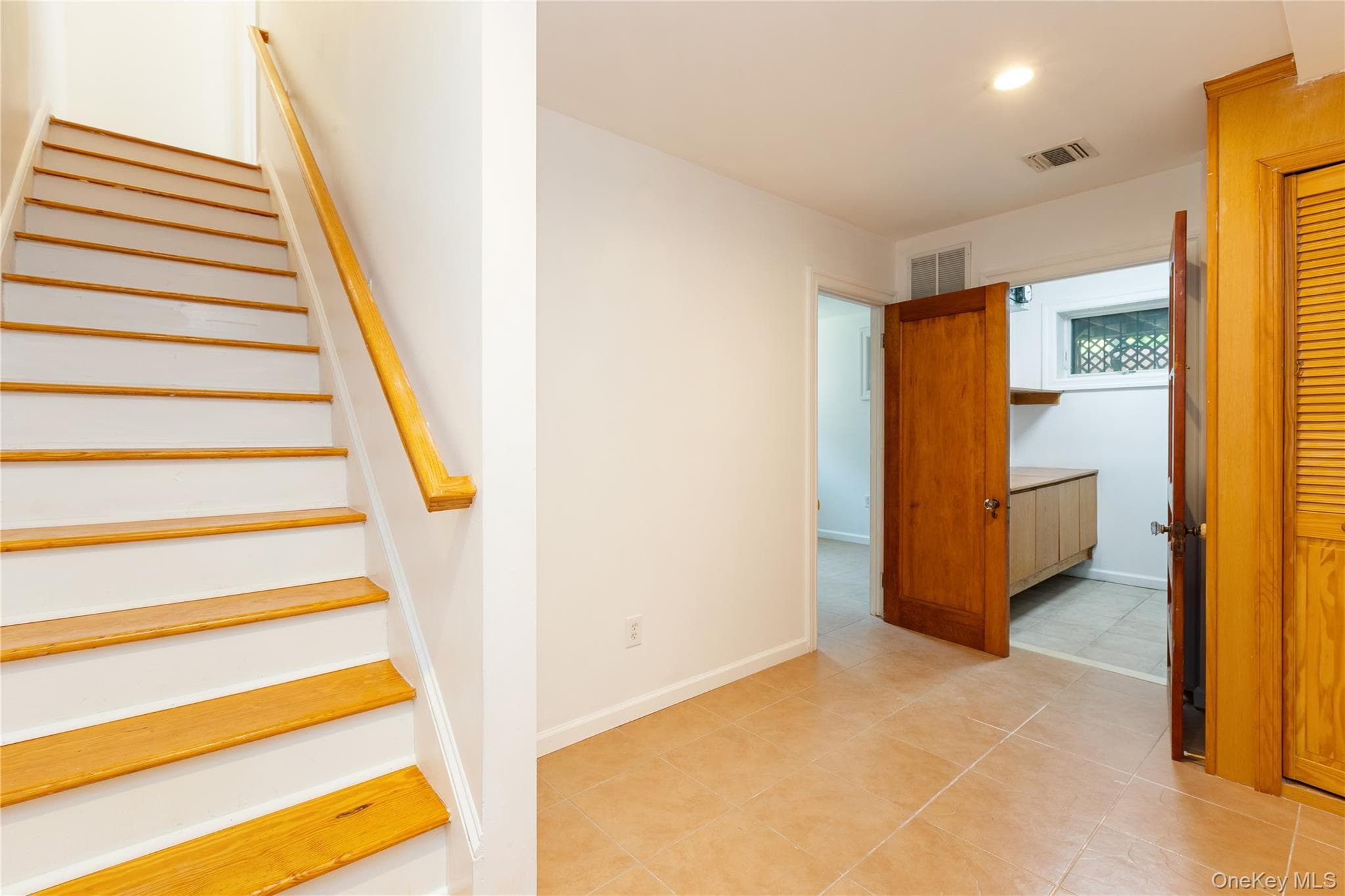 5637 Delafield Avenue thumbnail 9