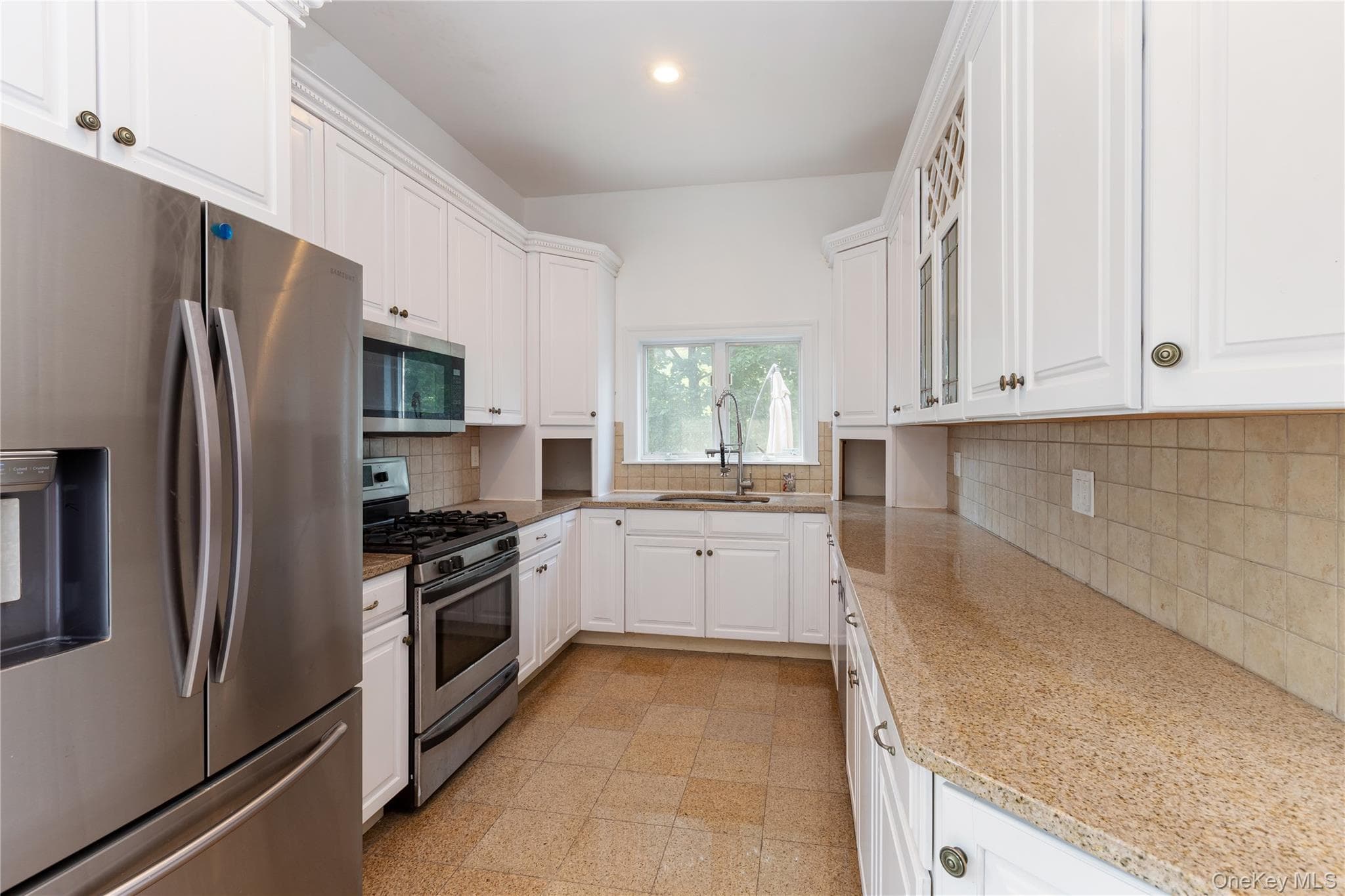 5637 Delafield Avenue thumbnail 7