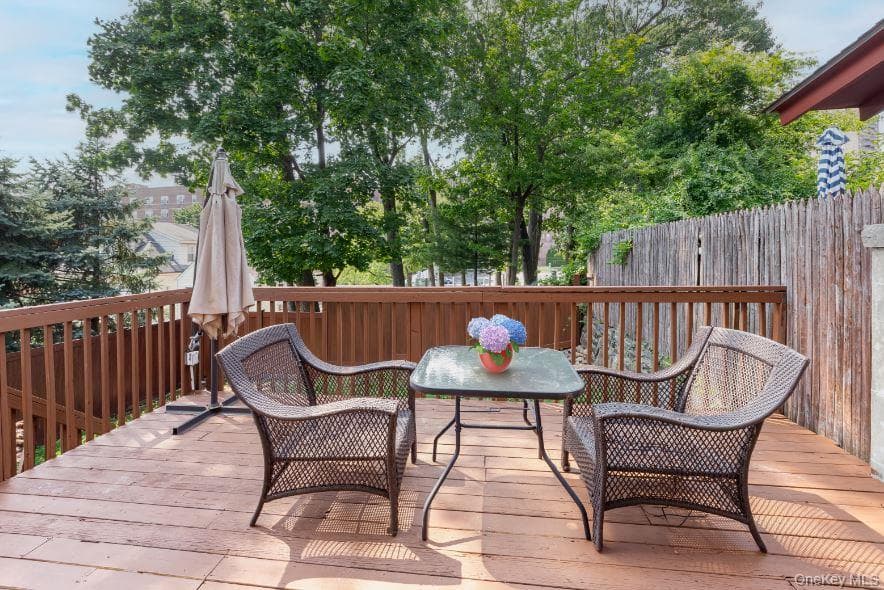 5637 Delafield Avenue photo 1