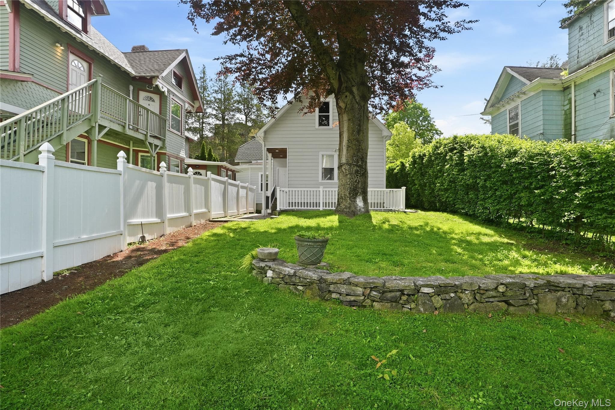 116 Carpenter Avenue thumbnail 2
