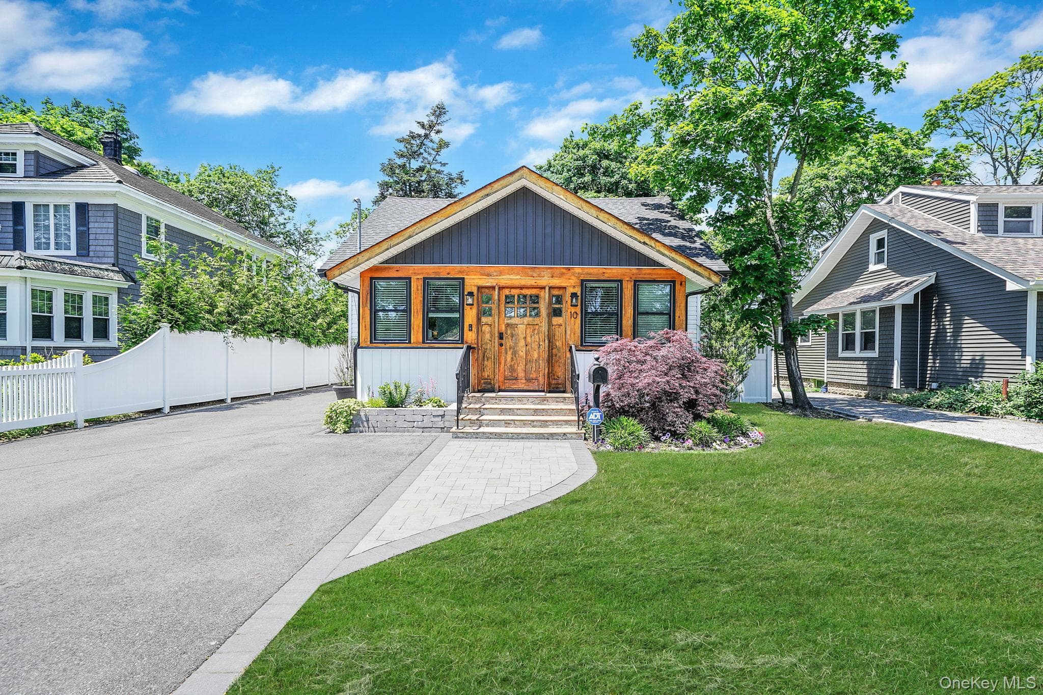 10 Bayview Avenue thumbnail 2