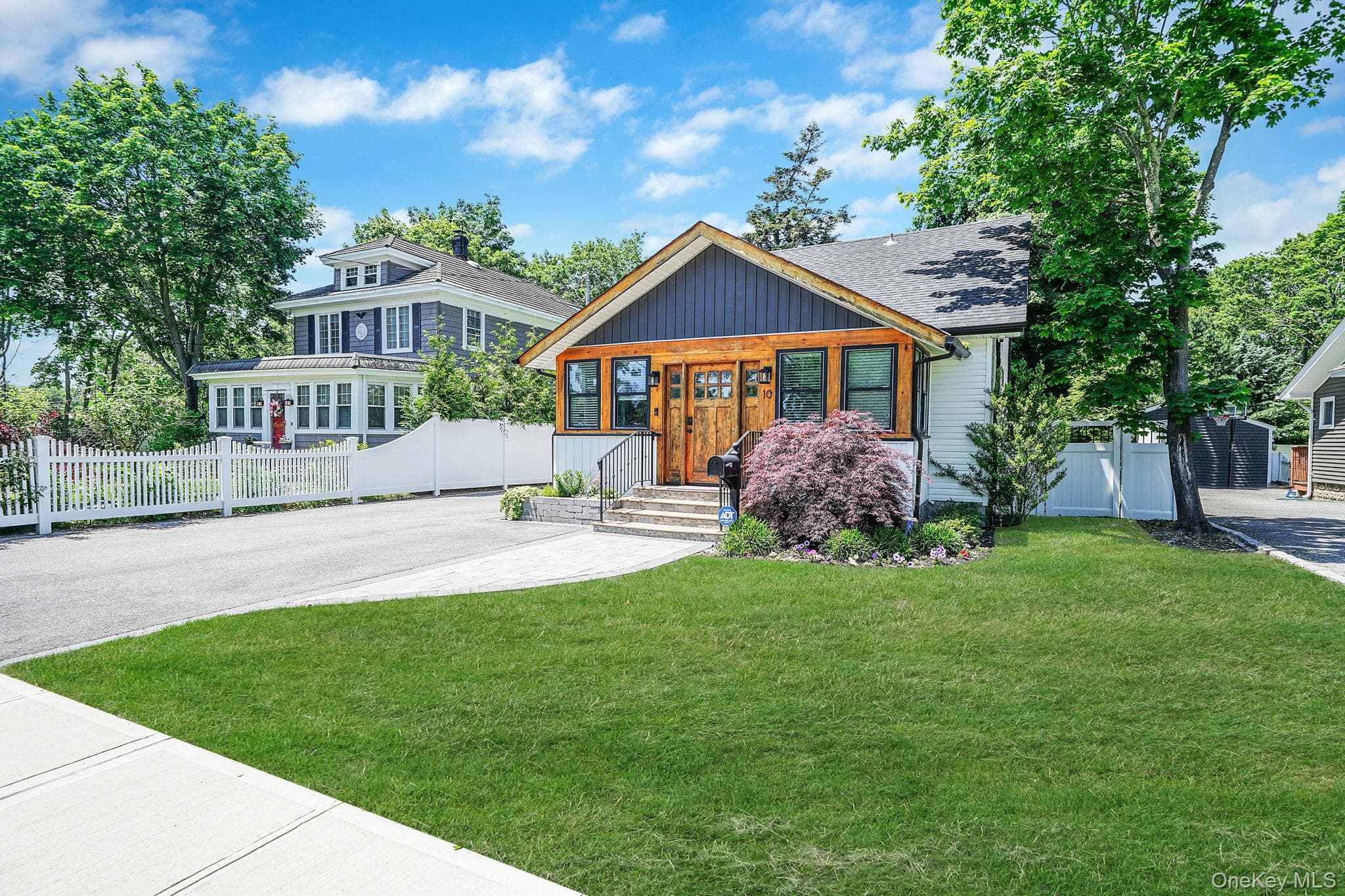 10 Bayview Avenue, East Islip