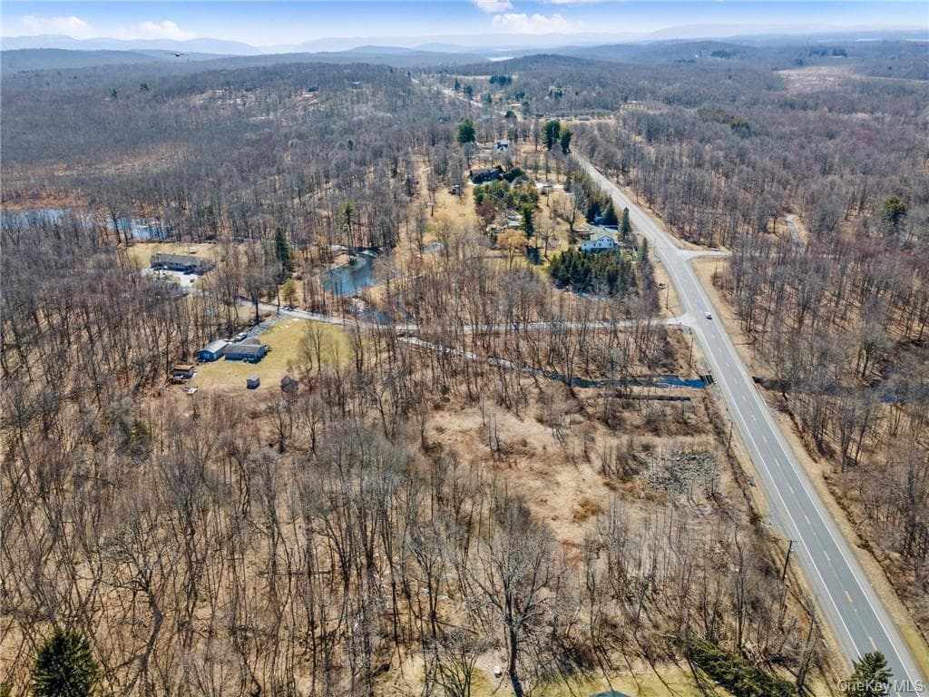 1136 Route 32 photo 1