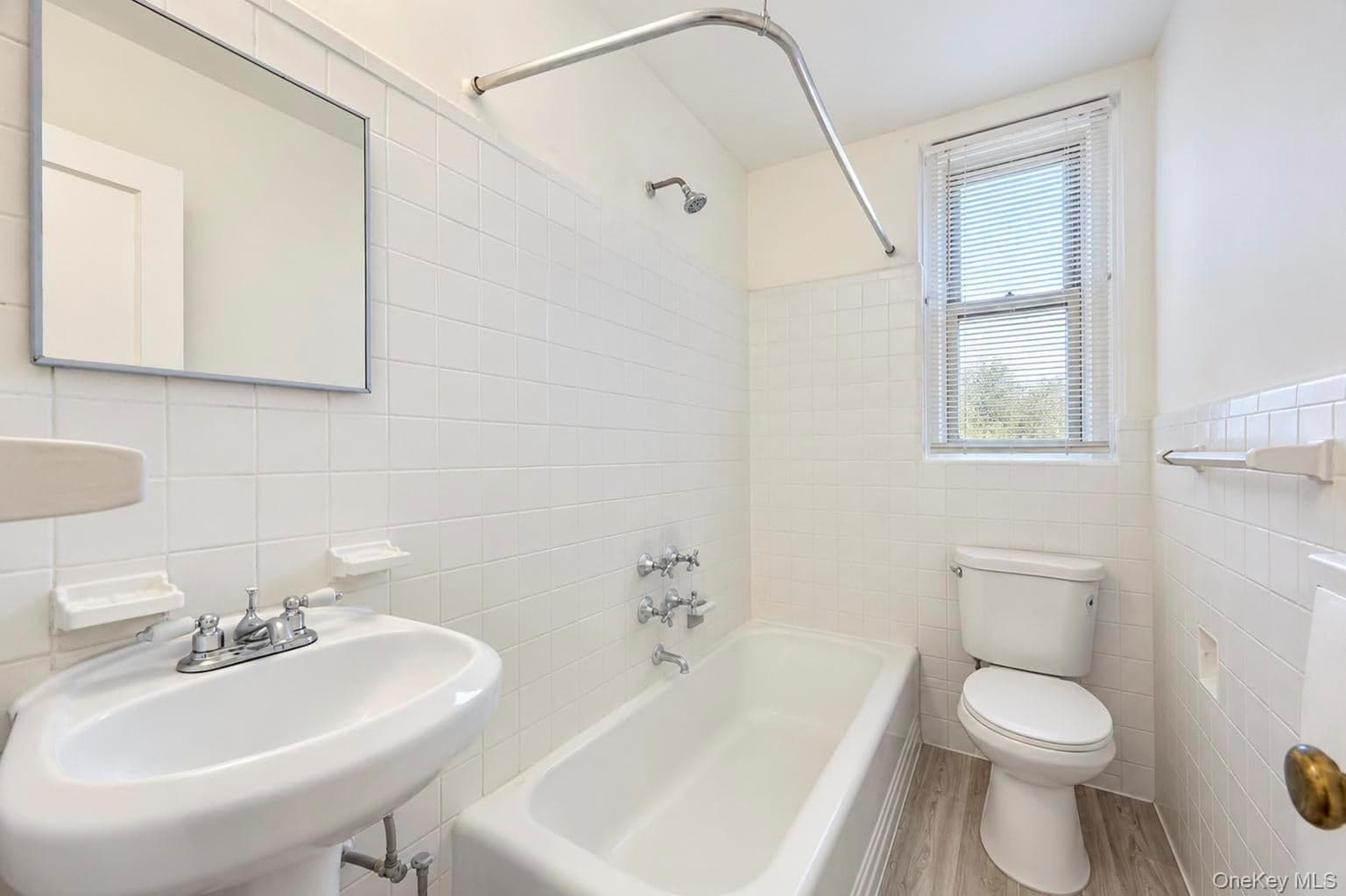3321 Bruckner Boulevard Unit: 5G thumbnail 23