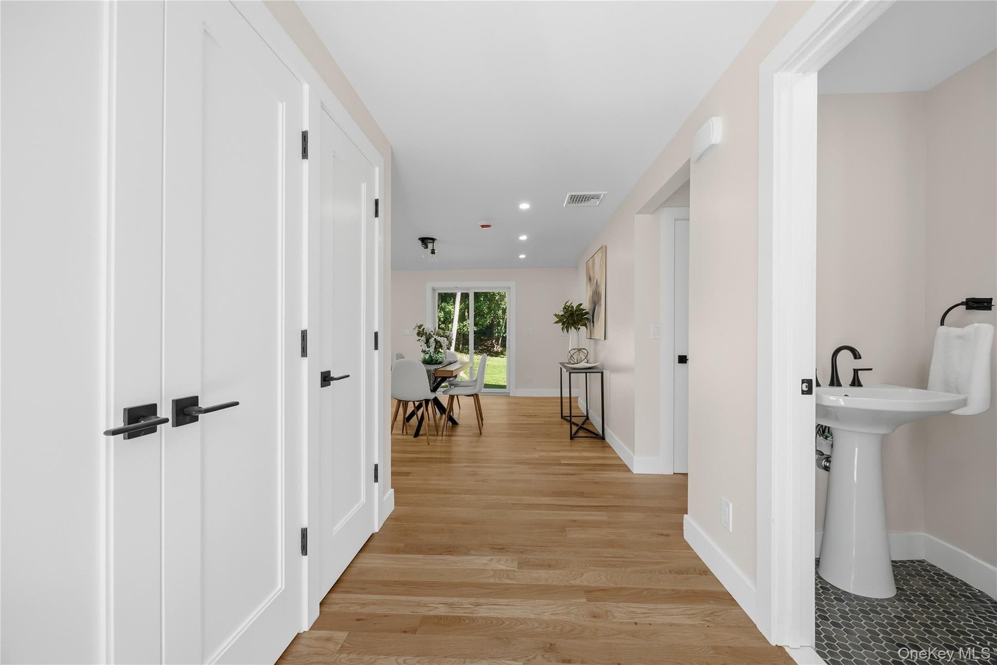 52 Mount Airy Road thumbnail 3