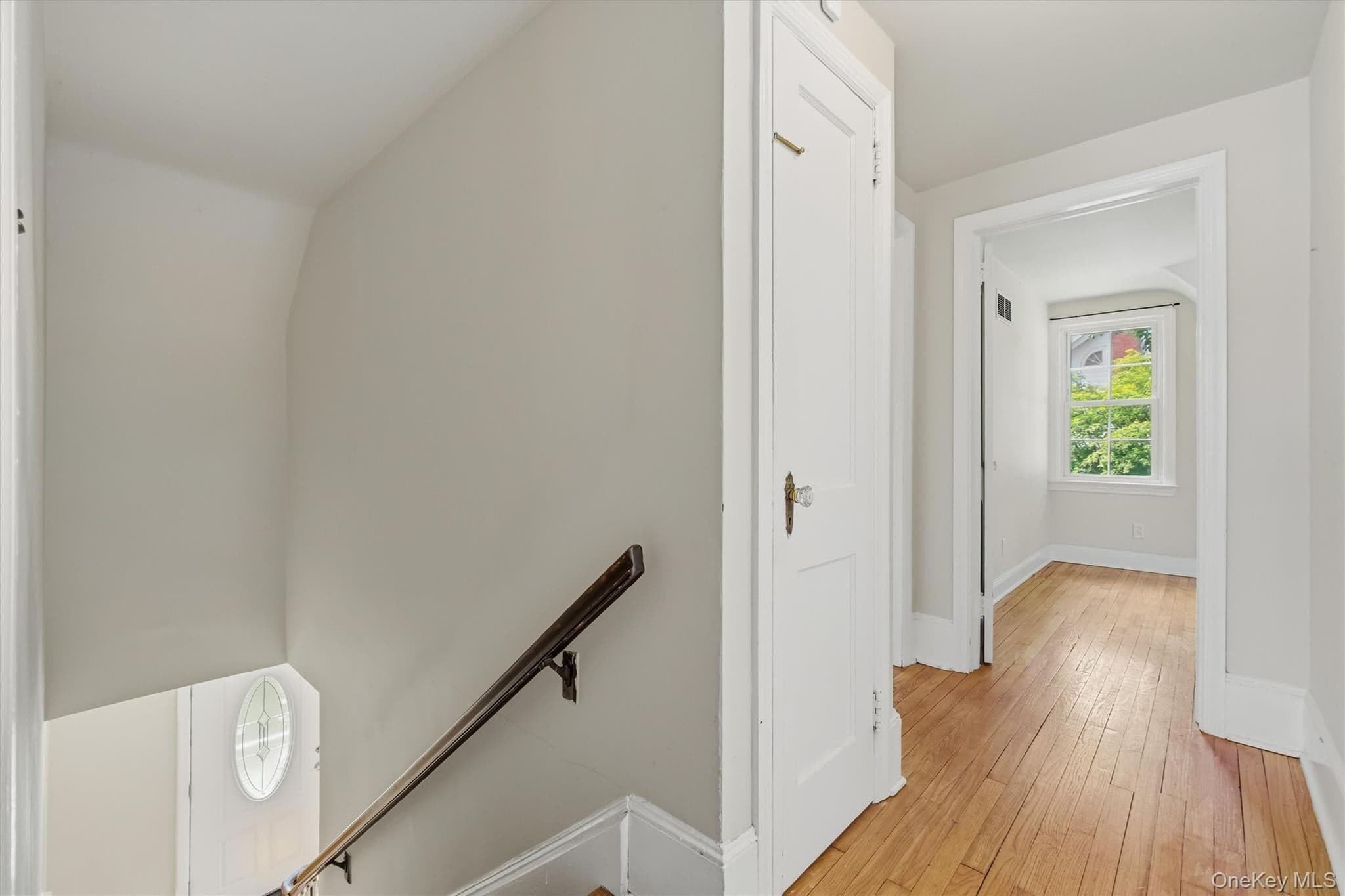 107 E Cedar Street thumbnail 33