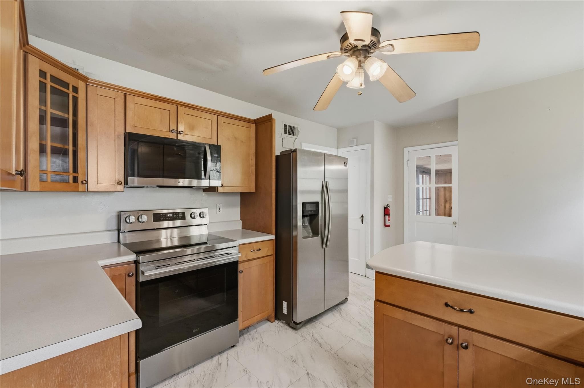 107 E Cedar Street thumbnail 20