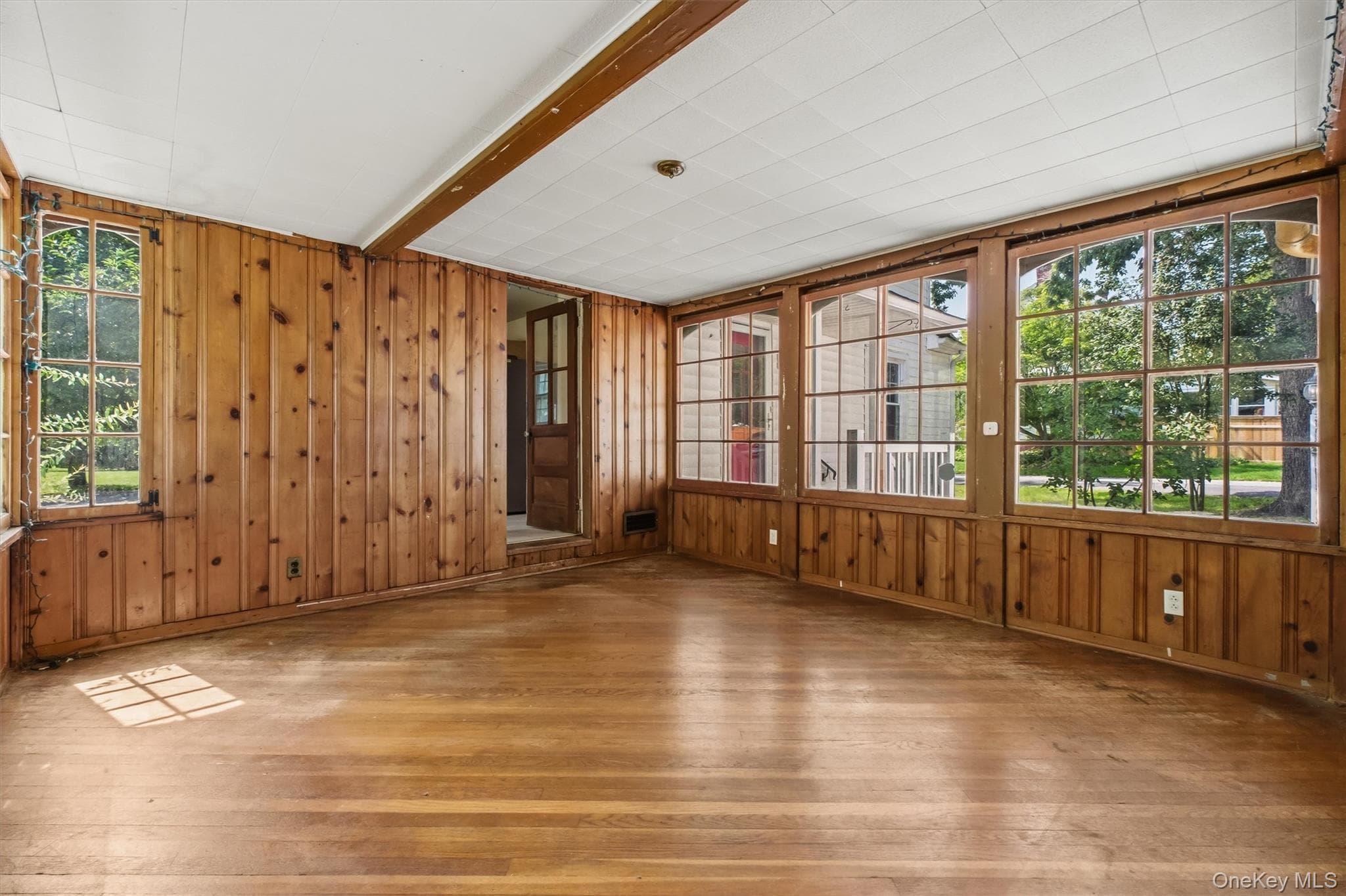 107 E Cedar Street thumbnail 27