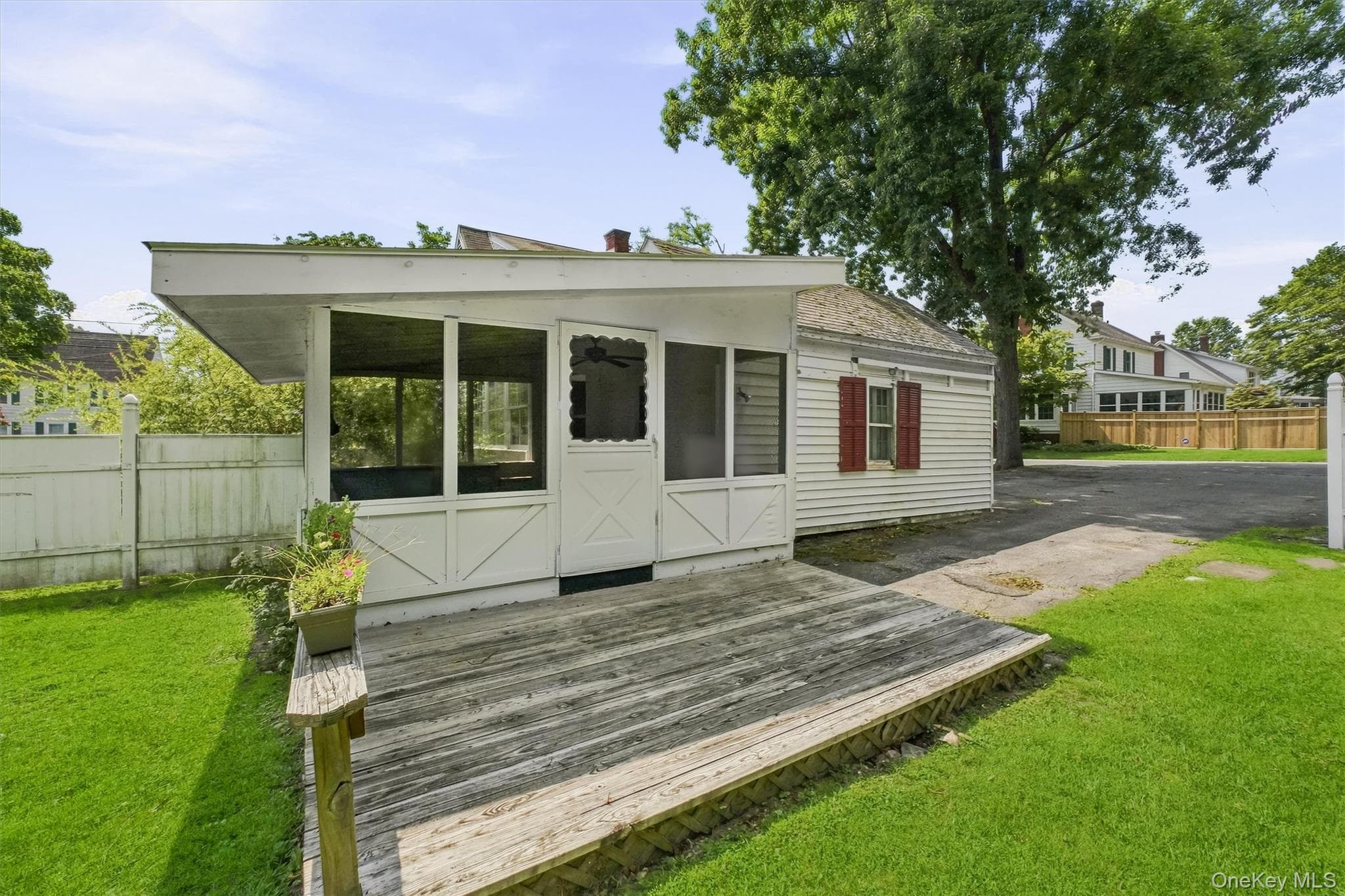 107 E Cedar Street thumbnail 45