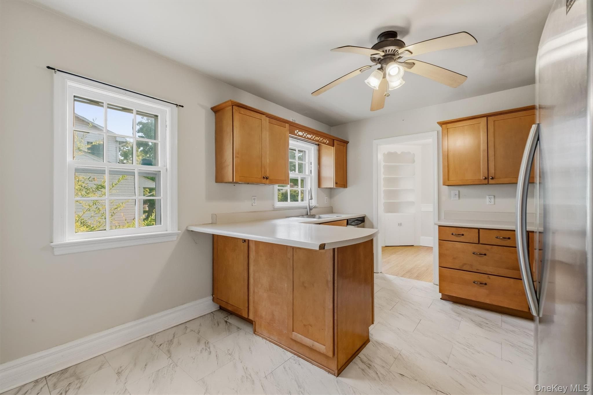 107 E Cedar Street thumbnail 22