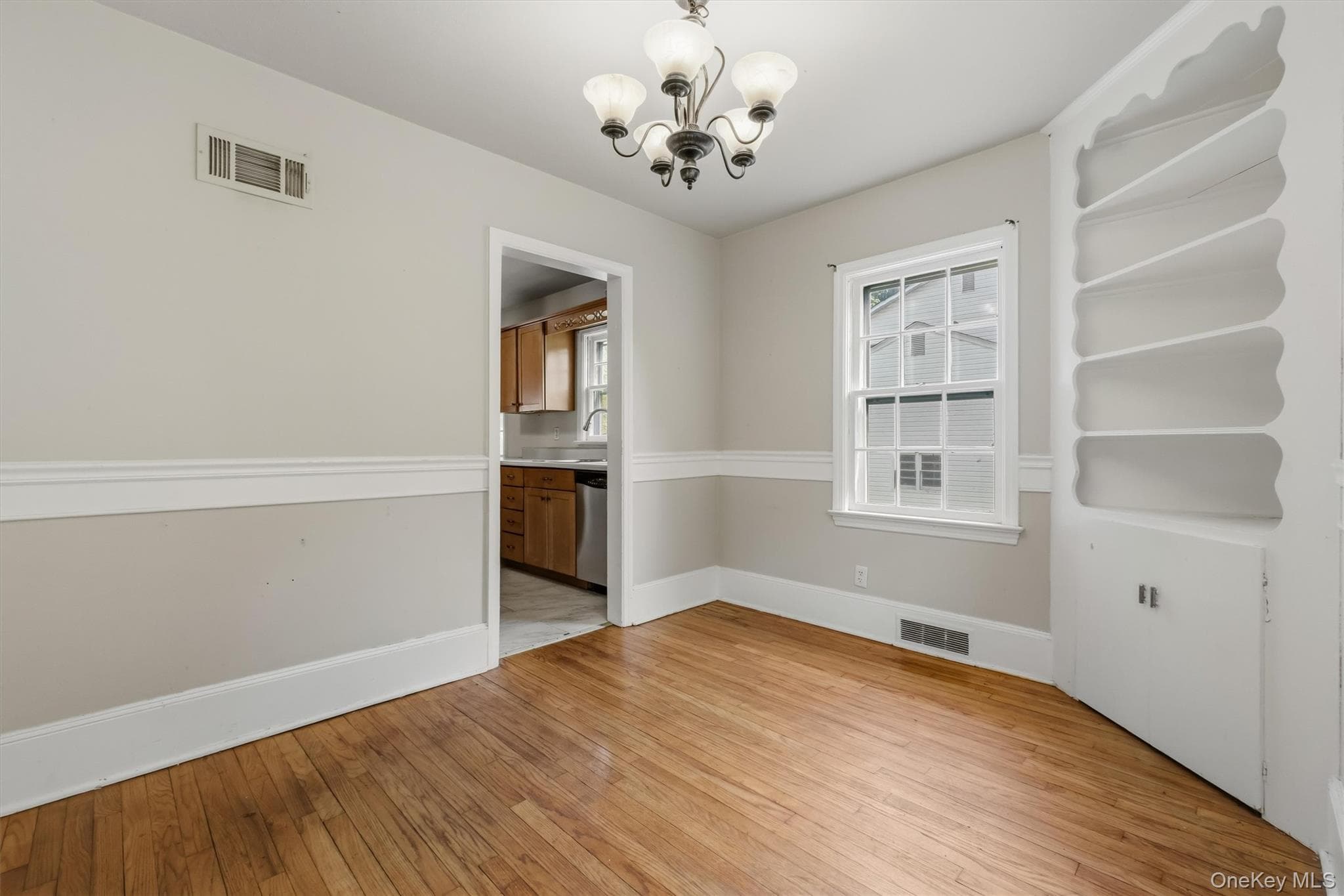 107 E Cedar Street thumbnail 14