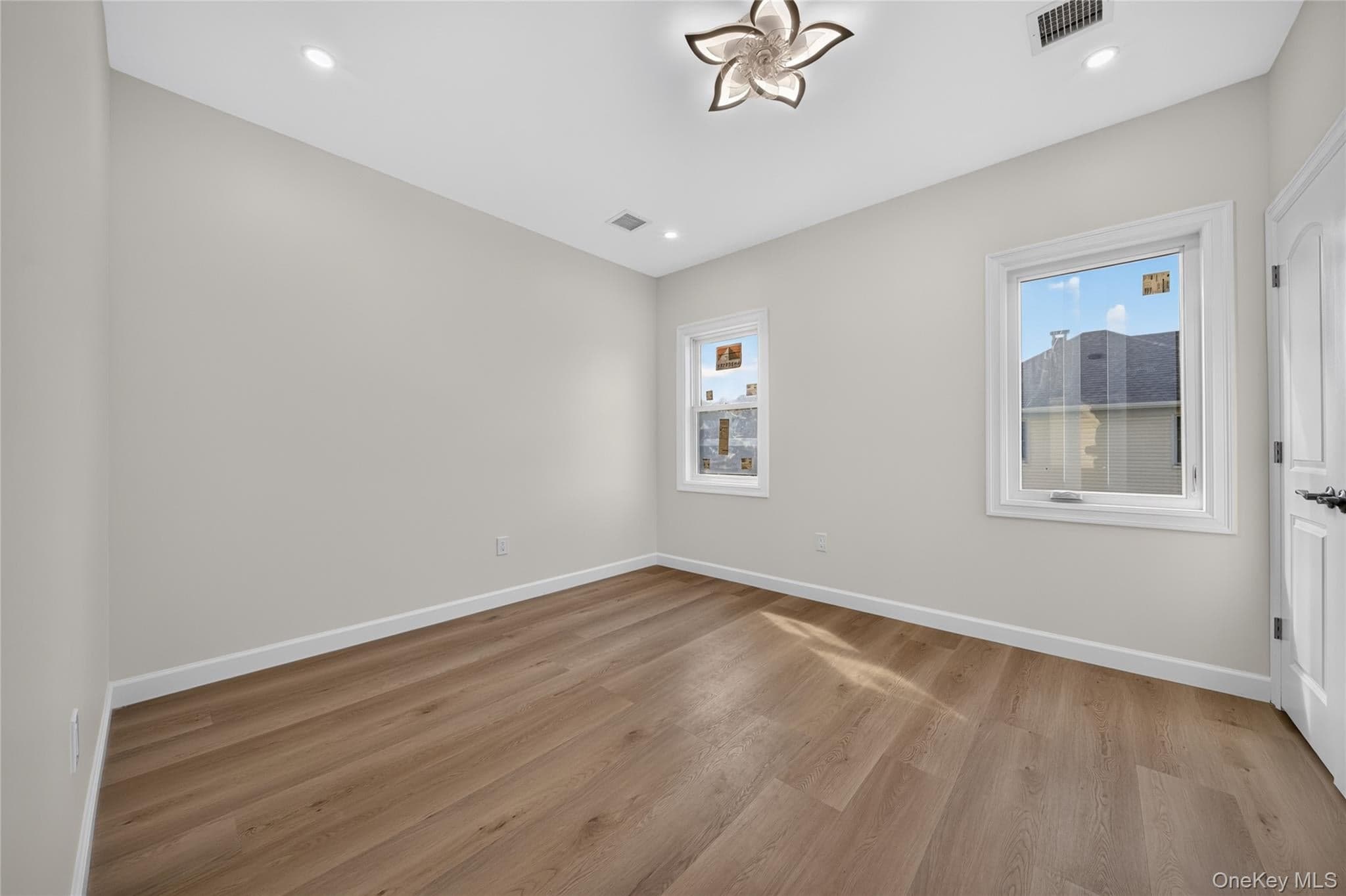 88 Dyckman Avenue thumbnail 21