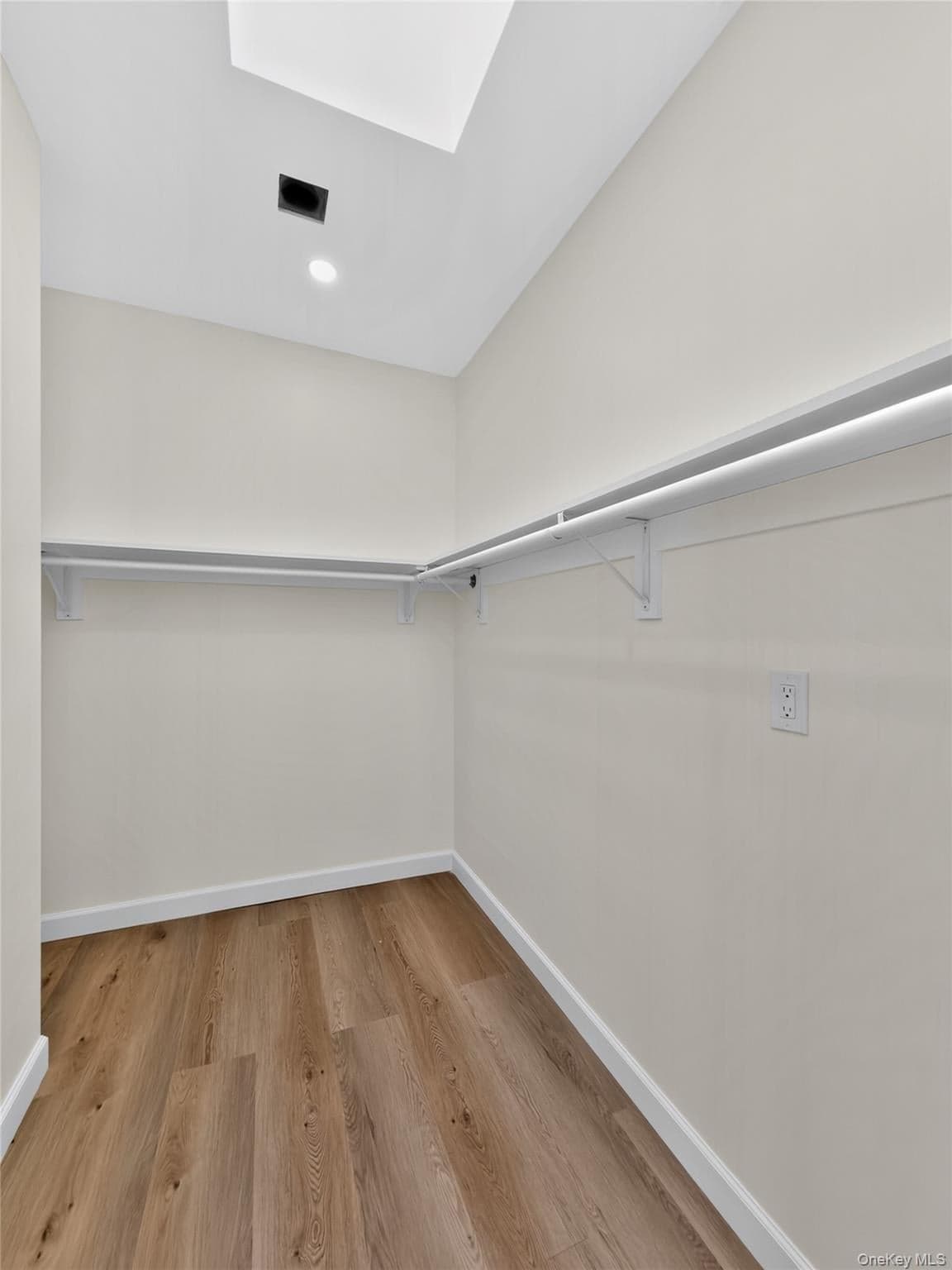 88 Dyckman Avenue thumbnail 19