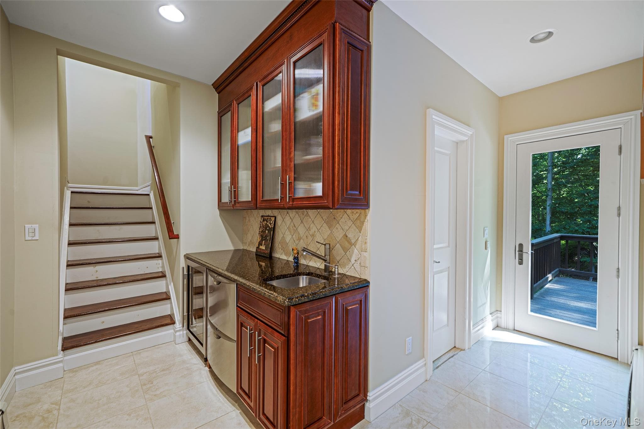 589 Landing Avenue thumbnail 17