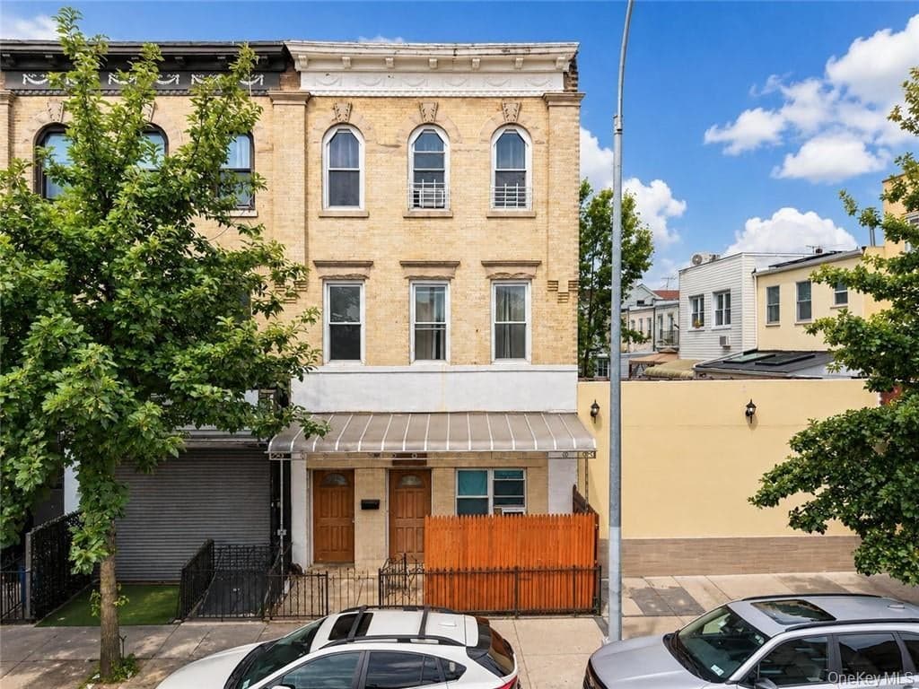 2062 Bath Avenue photo 1