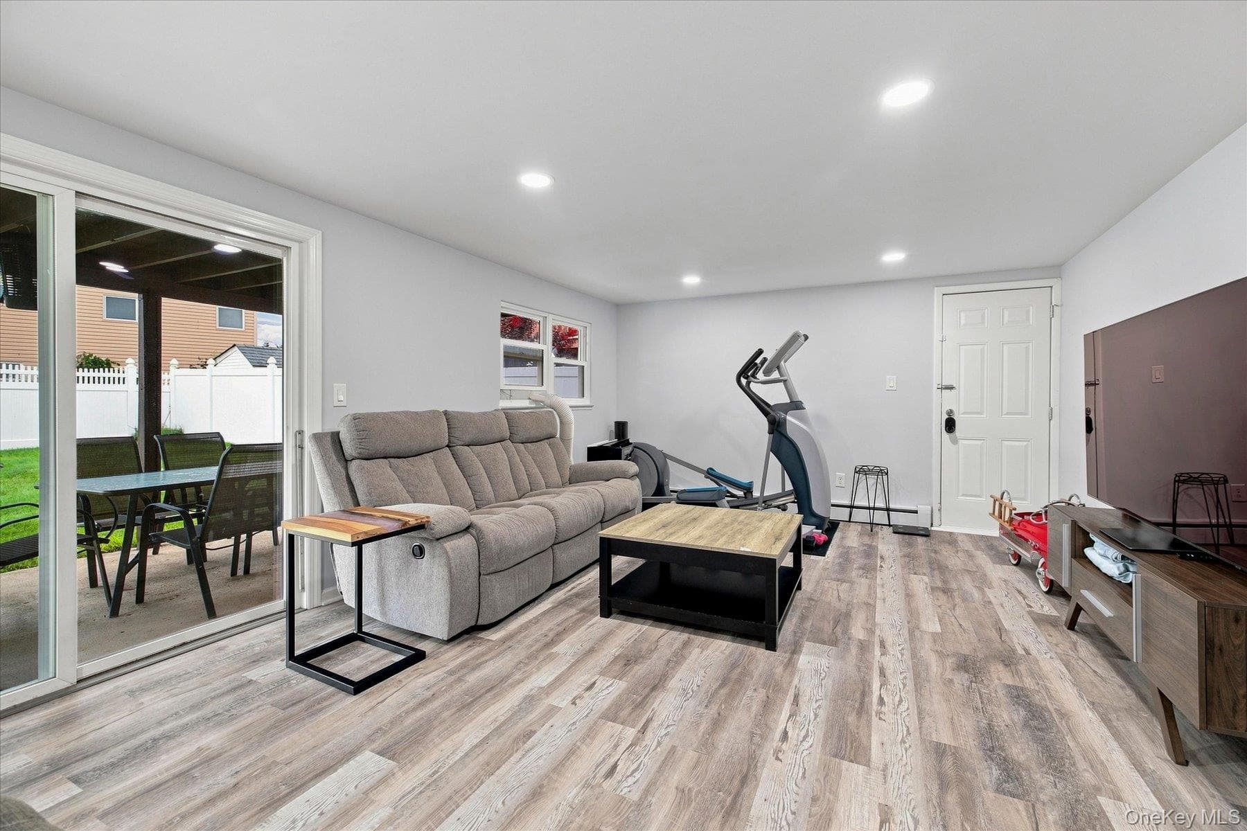3684 Oceanside Road thumbnail 17
