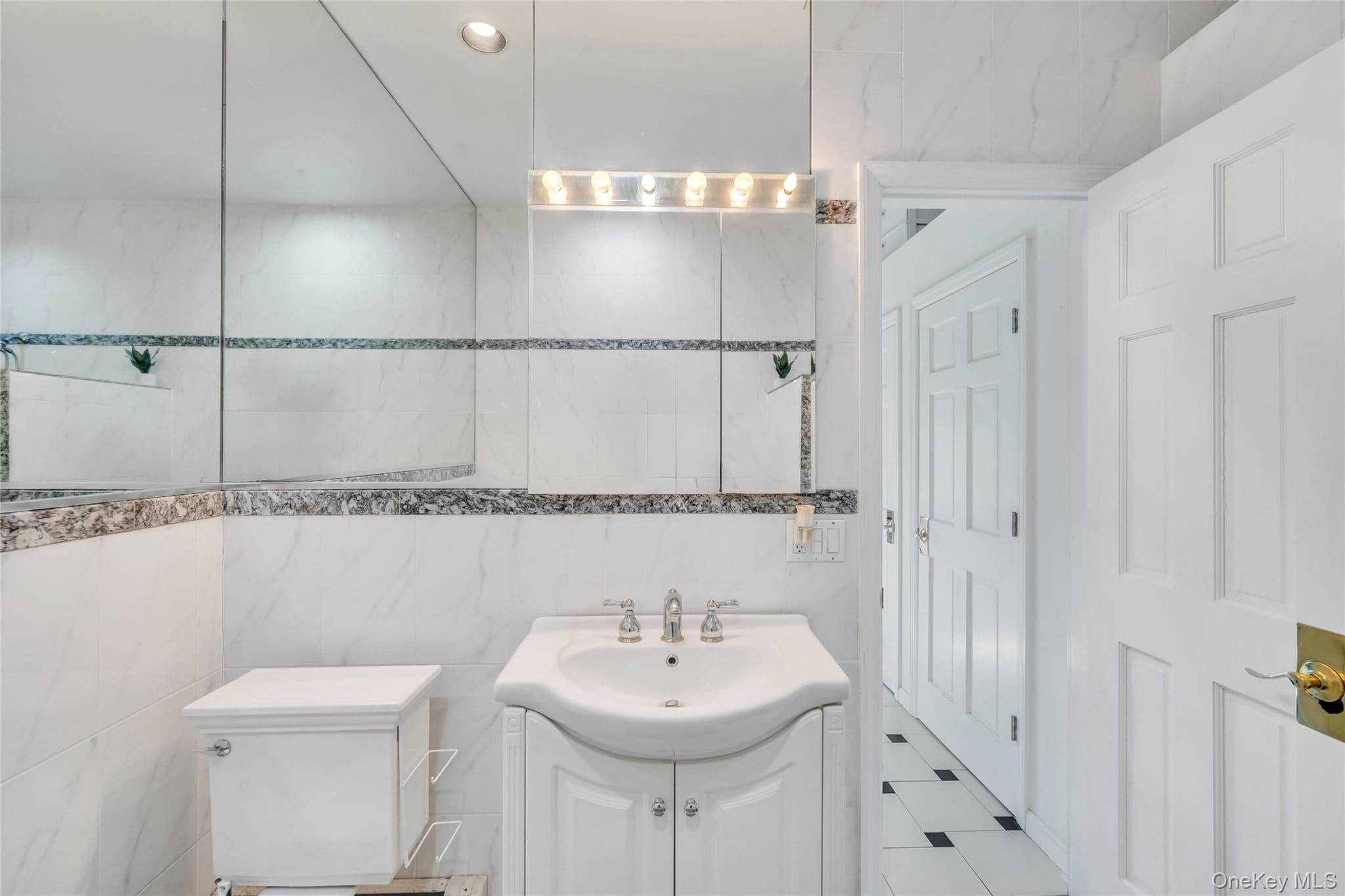 252 Cornwell Avenue thumbnail 13