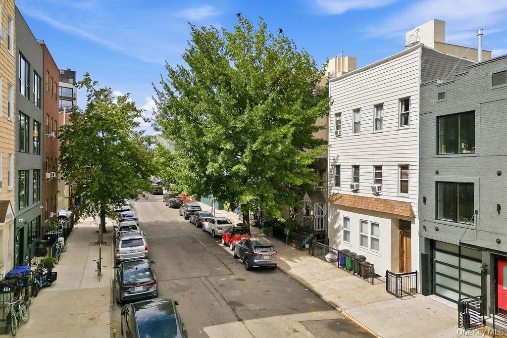 227 Devoe Street thumbnail 16