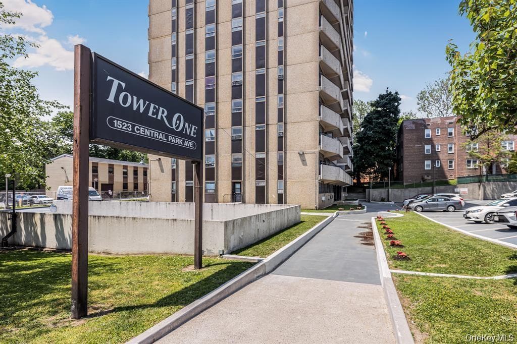 1523 Central Park AVE Unit: 8F, Yonkers