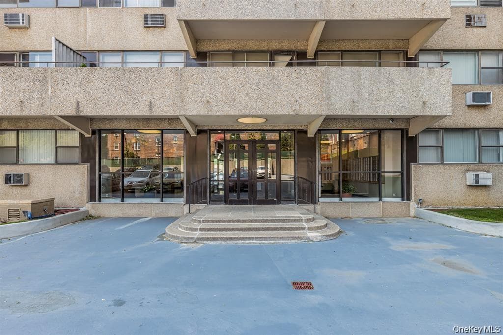 1523 Central Park AVE Unit: 8F thumbnail 3