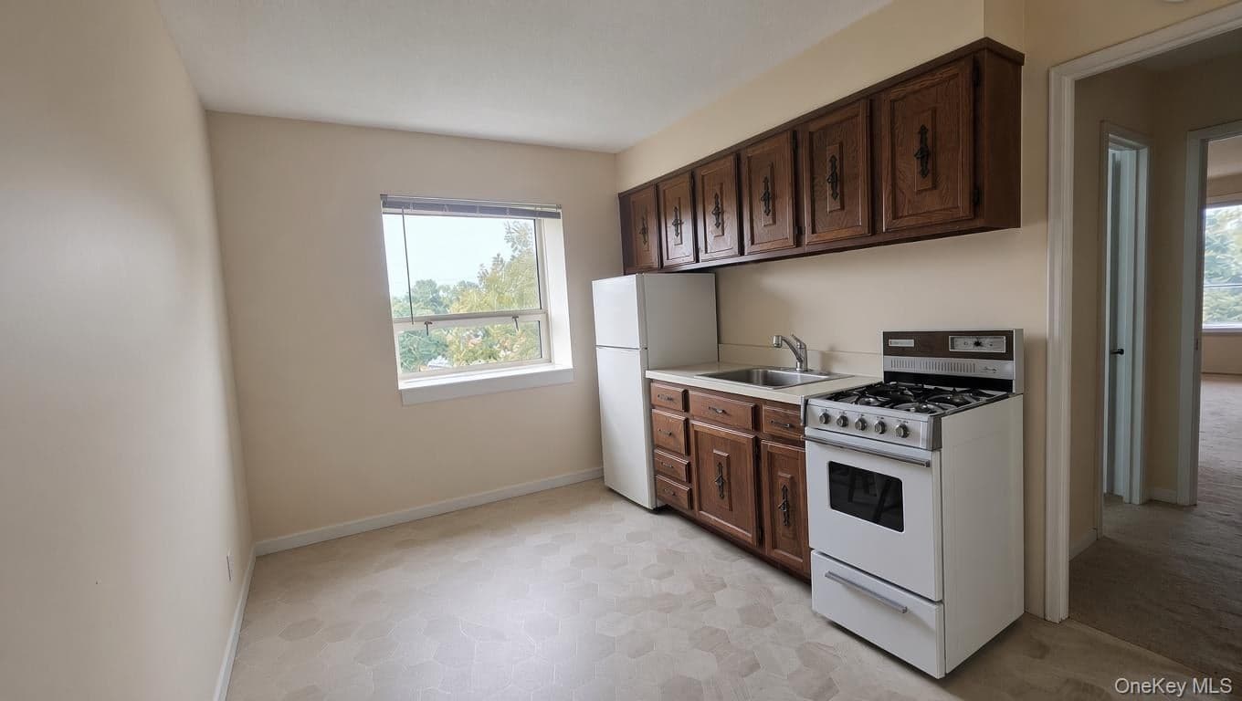 1523 Central Park AVE Unit: 8F thumbnail 6