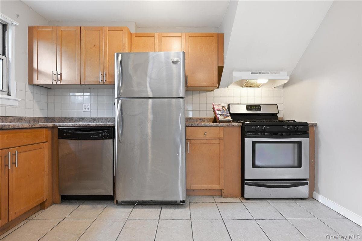 82-75 Langdale Street Unit: 103A thumbnail 6
