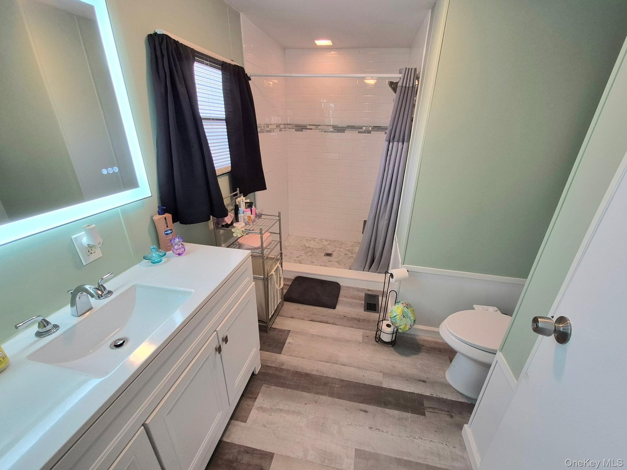 37-28 Hubbard Avenue AVE thumbnail 7
