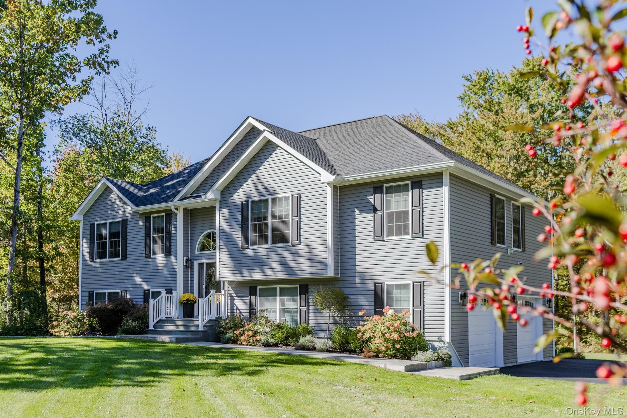 327 Commons Road, Tivoli