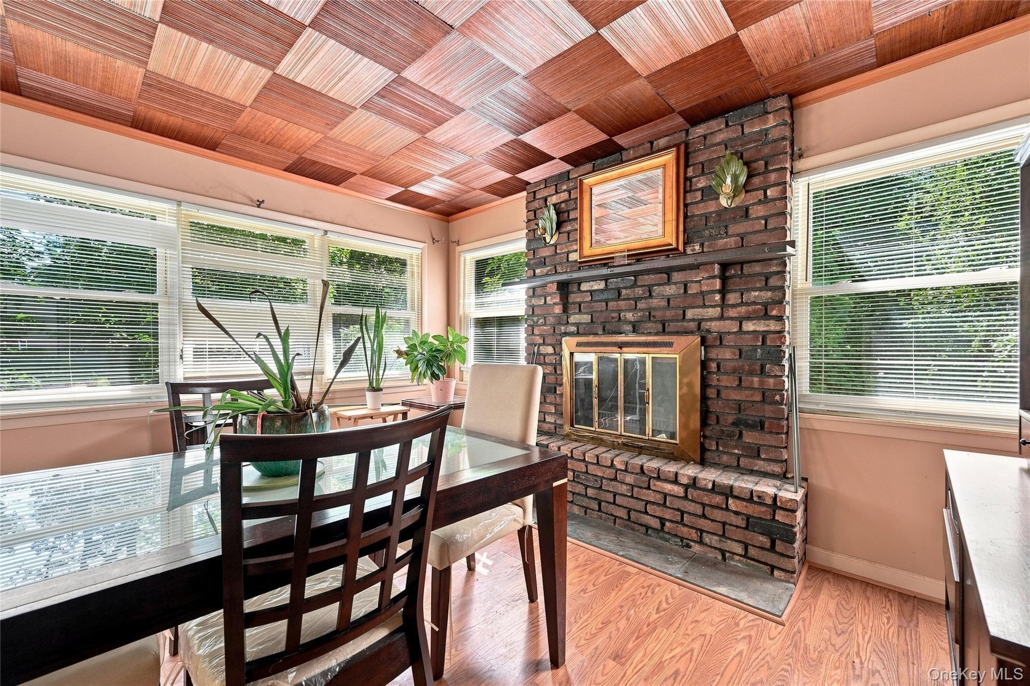 64 Satinwood Road thumbnail 4