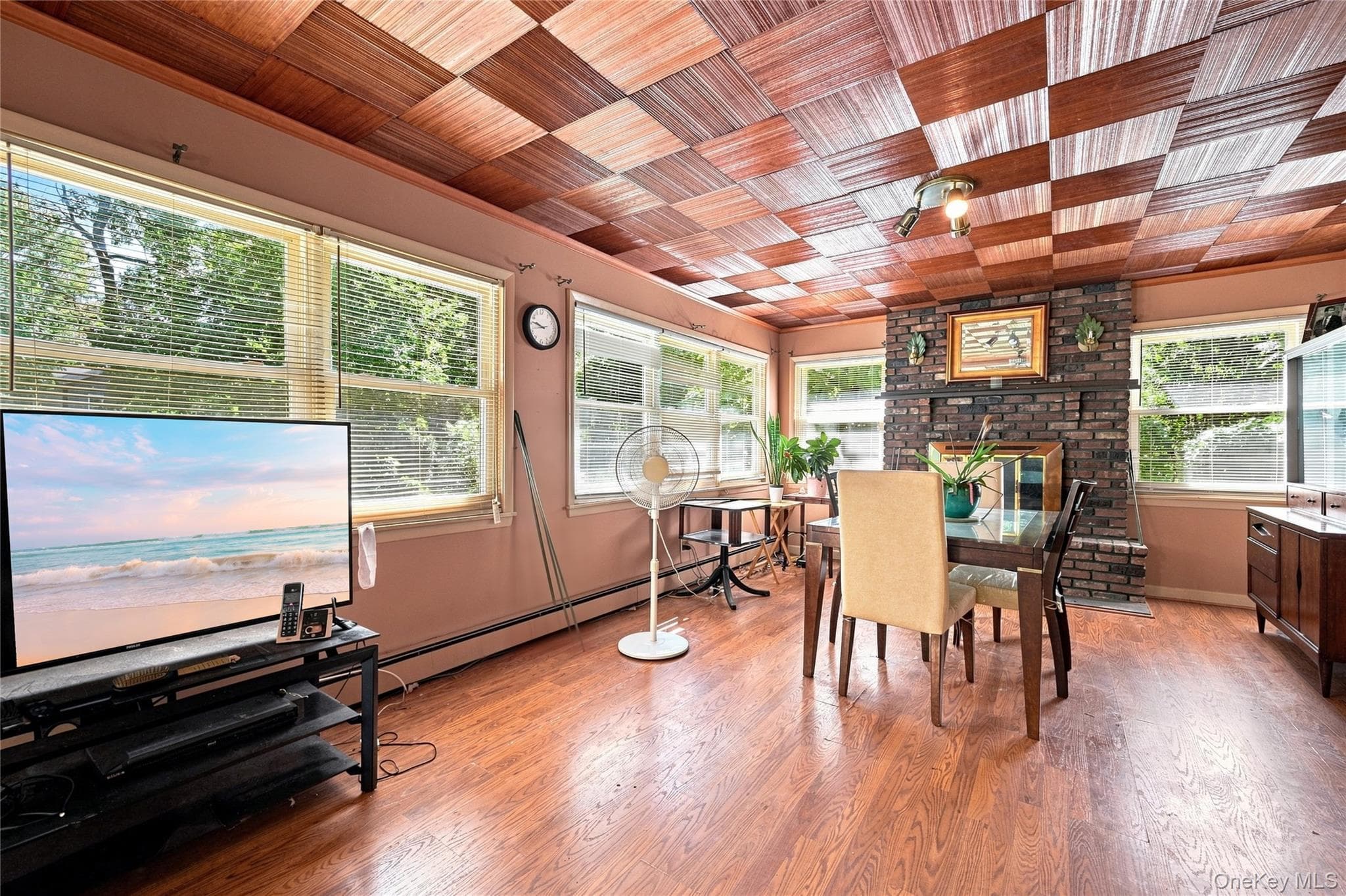 64 Satinwood Road thumbnail 3