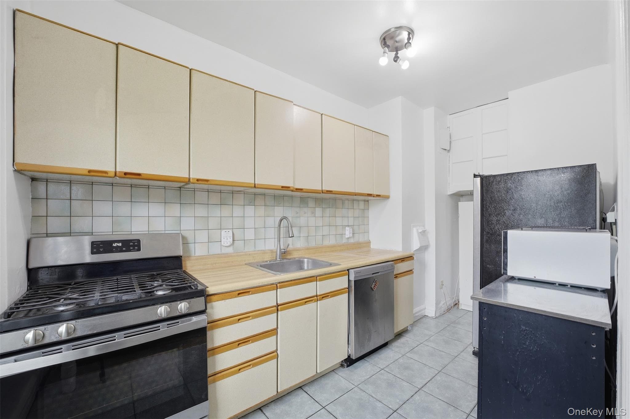 620 Pelhamdale Avenue Unit: 31 thumbnail 6