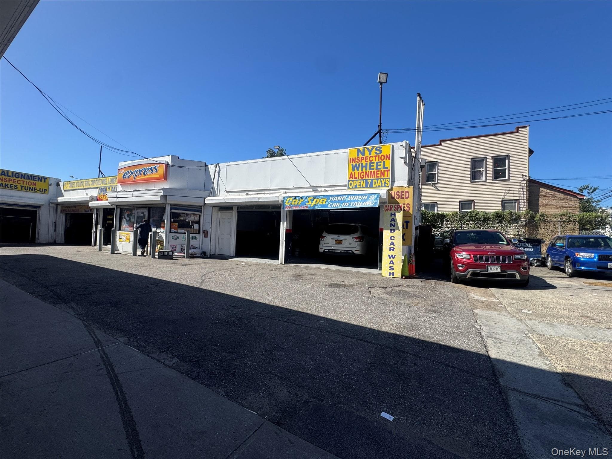 184-33 Jamaica Avenue, Hollis