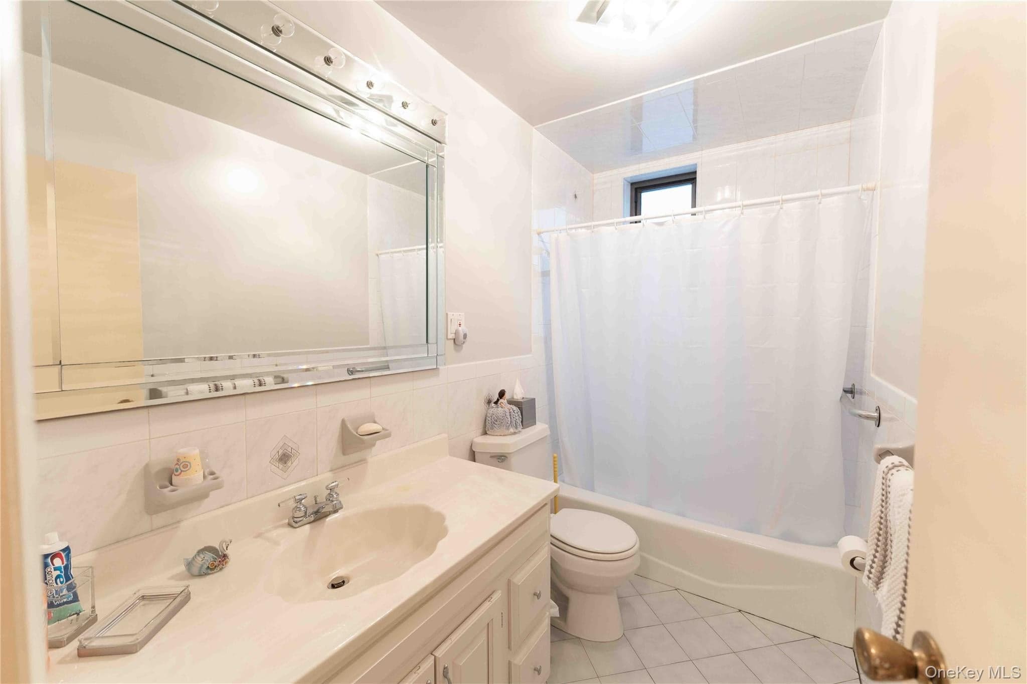 765 E 9th Street thumbnail 10
