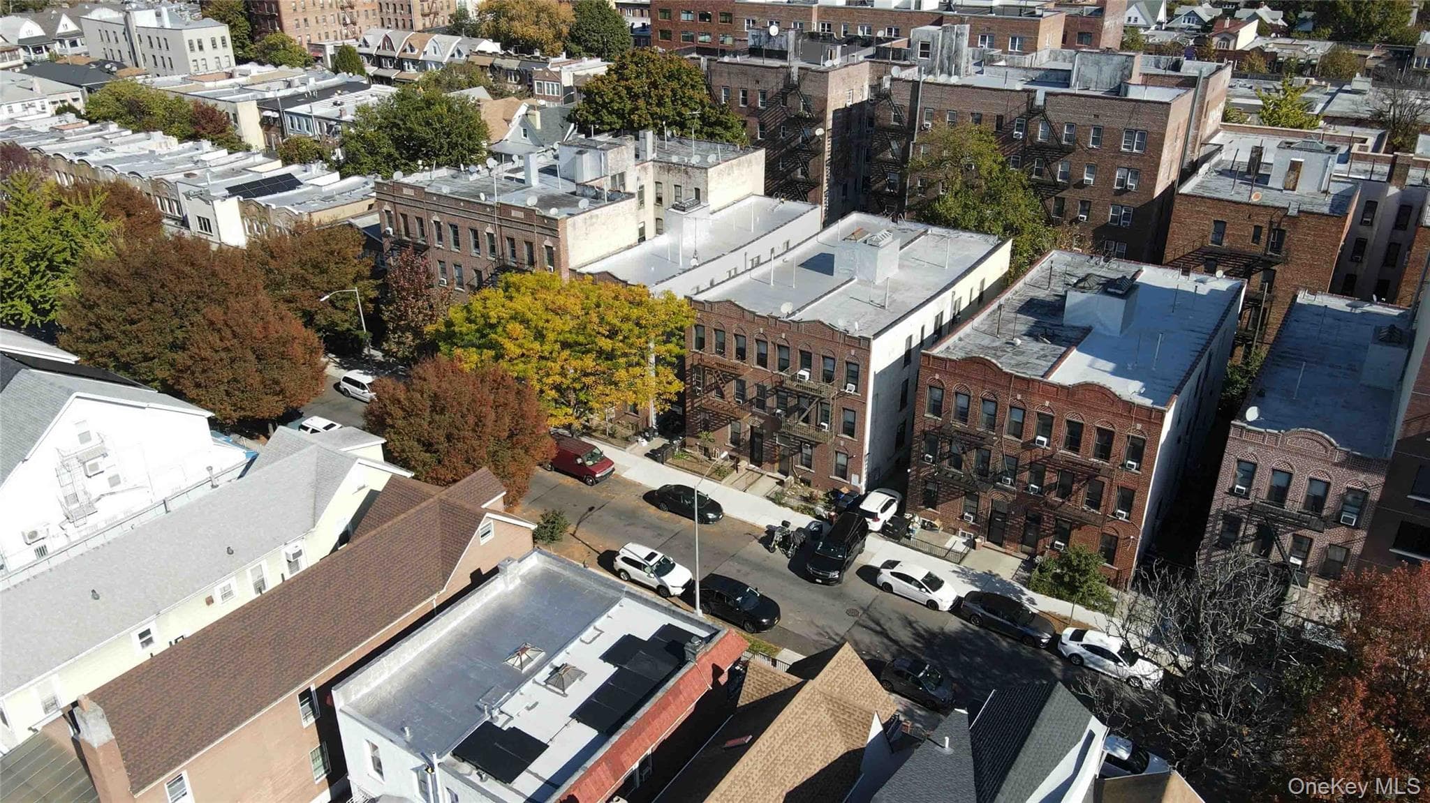 765 E 9th Street thumbnail 3
