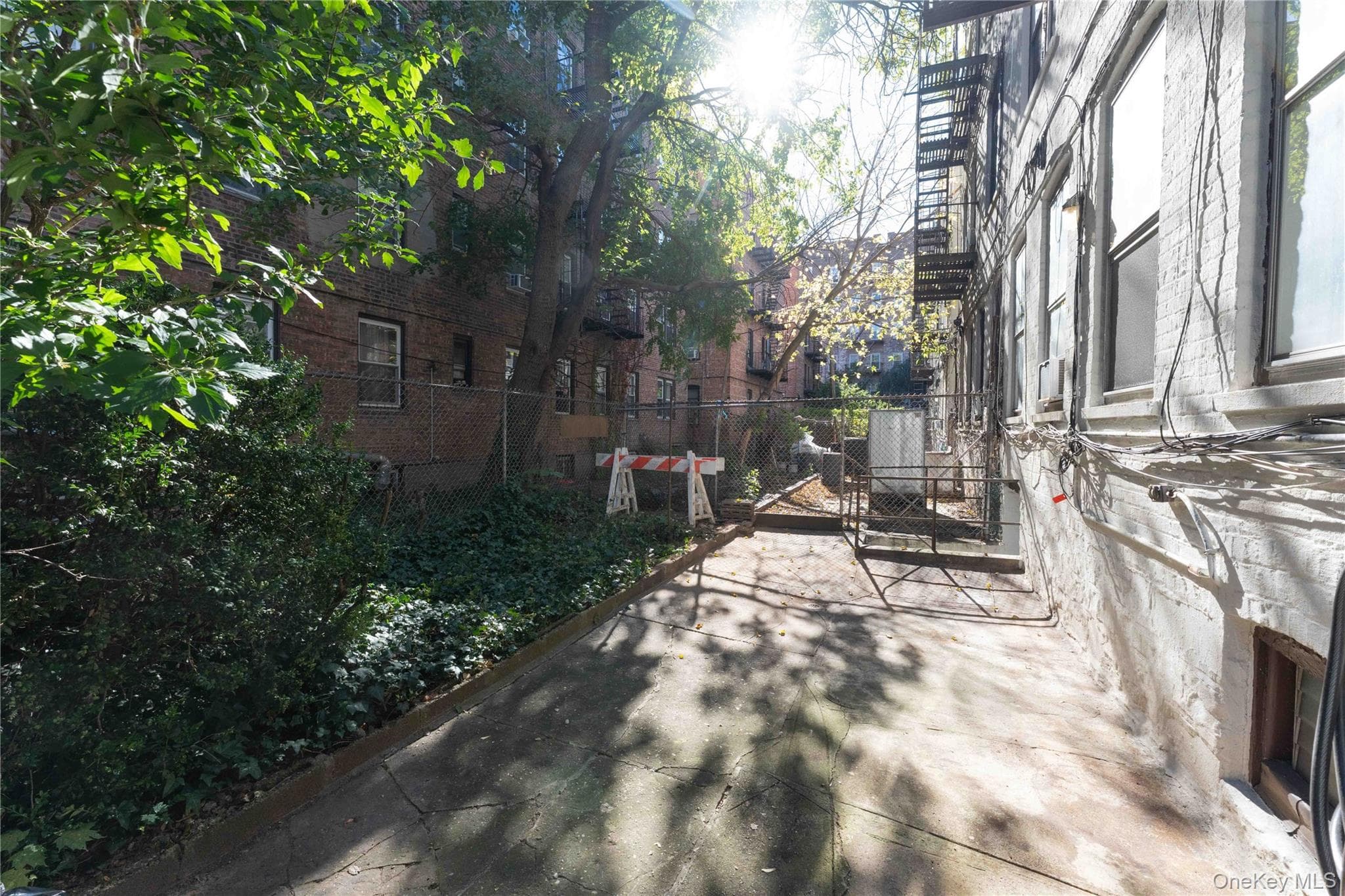 765 E 9th Street thumbnail 5