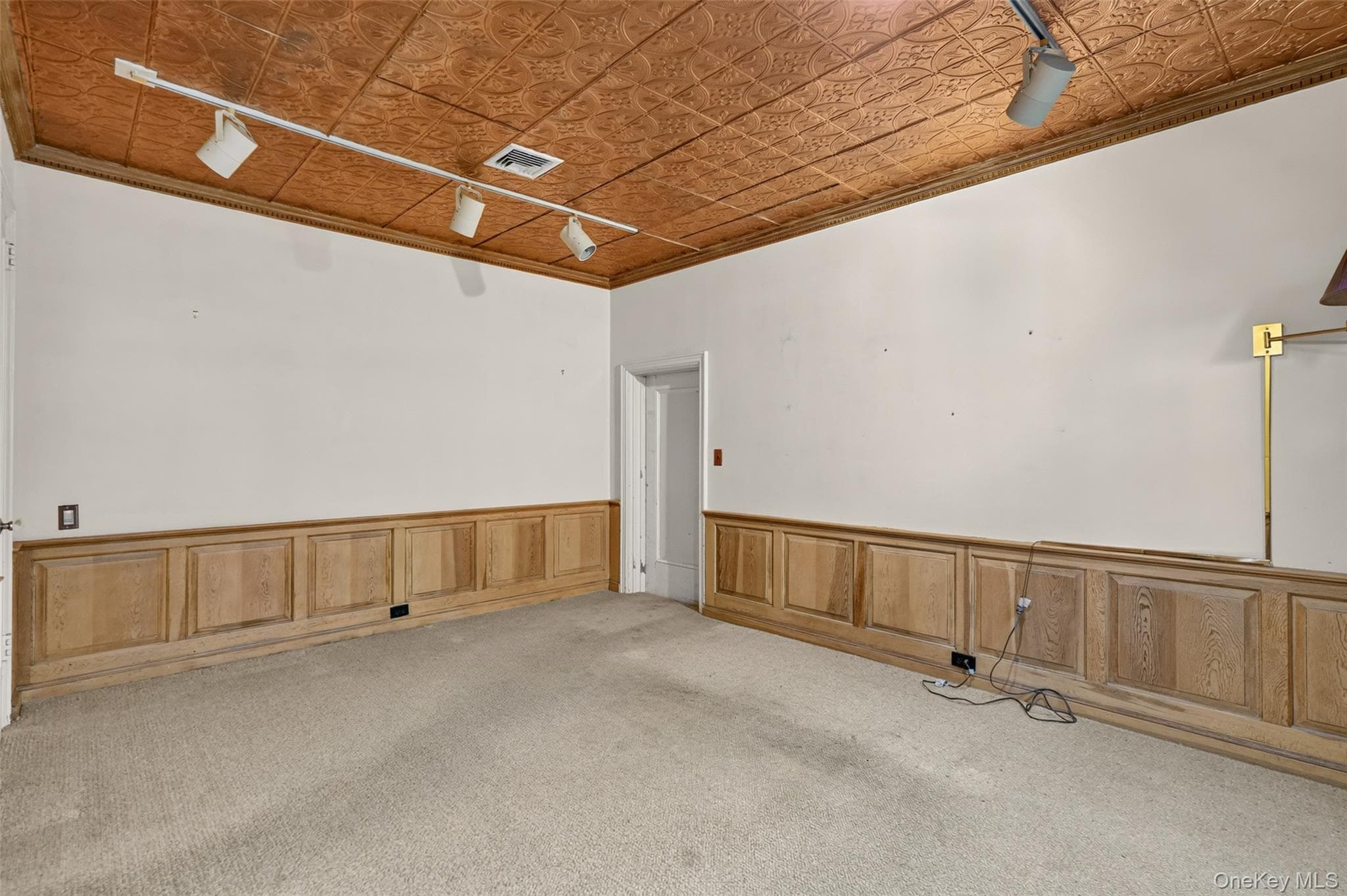 297 E Devonia Avenue thumbnail 19