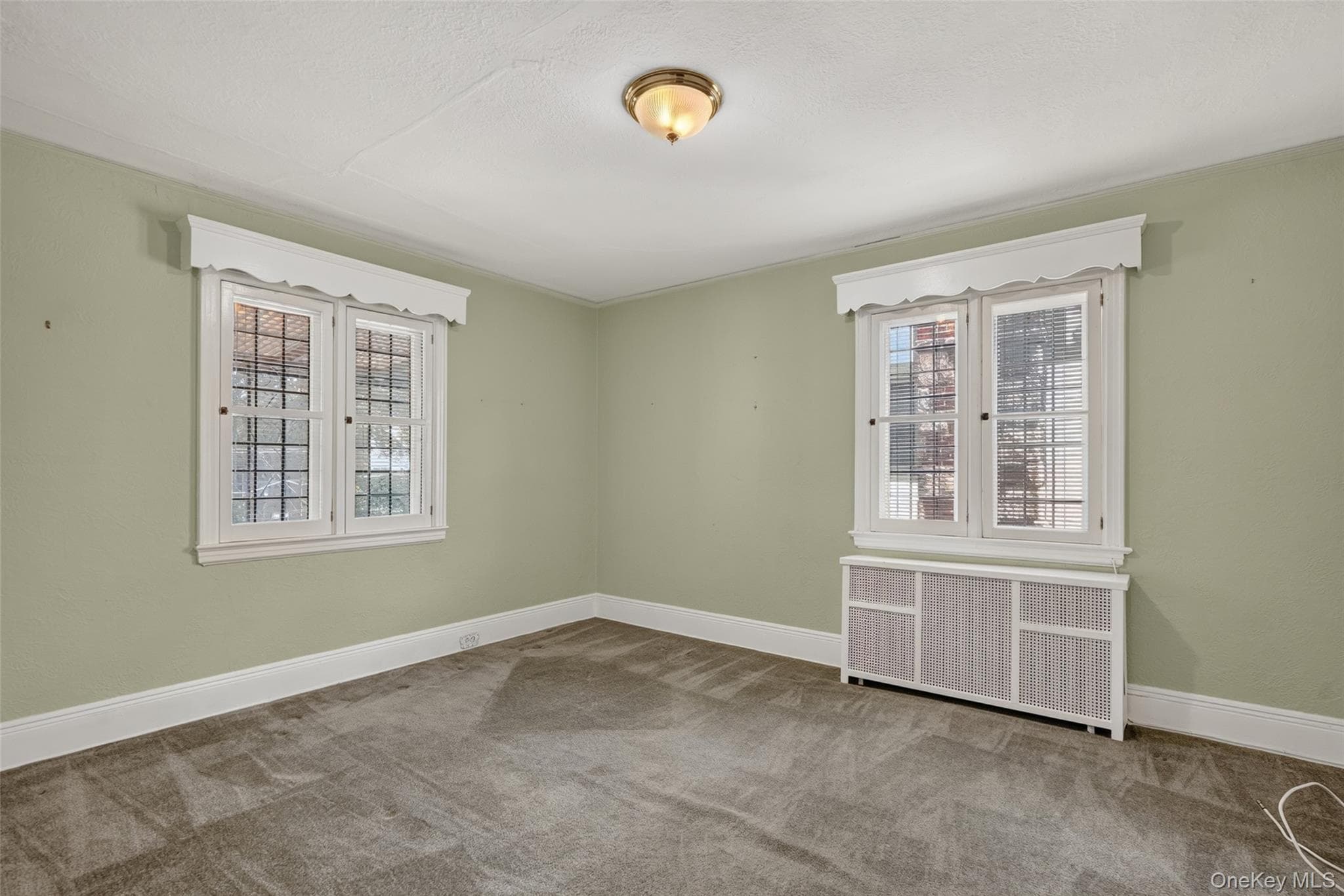 297 E Devonia Avenue thumbnail 30