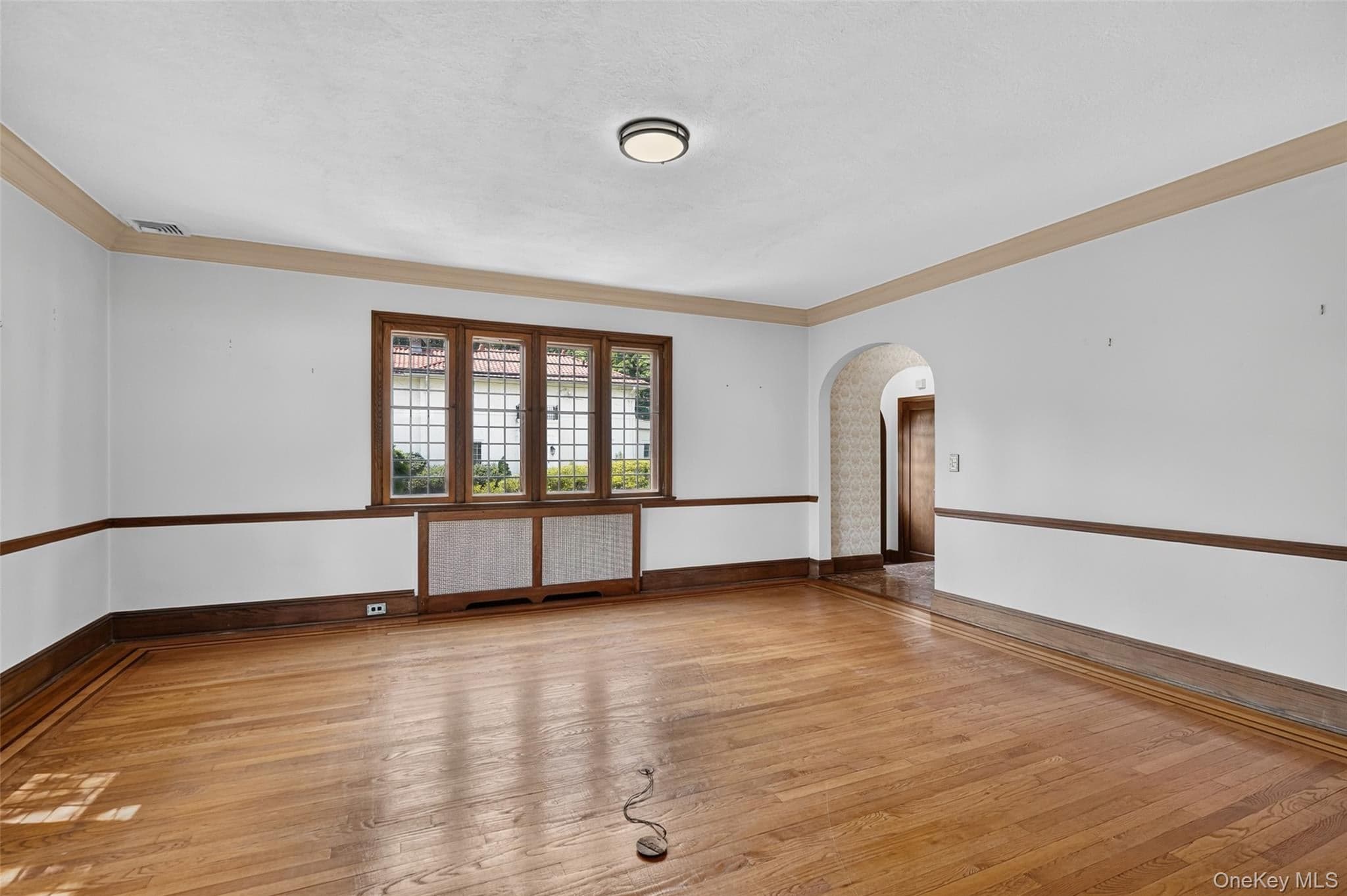 297 E Devonia Avenue thumbnail 8