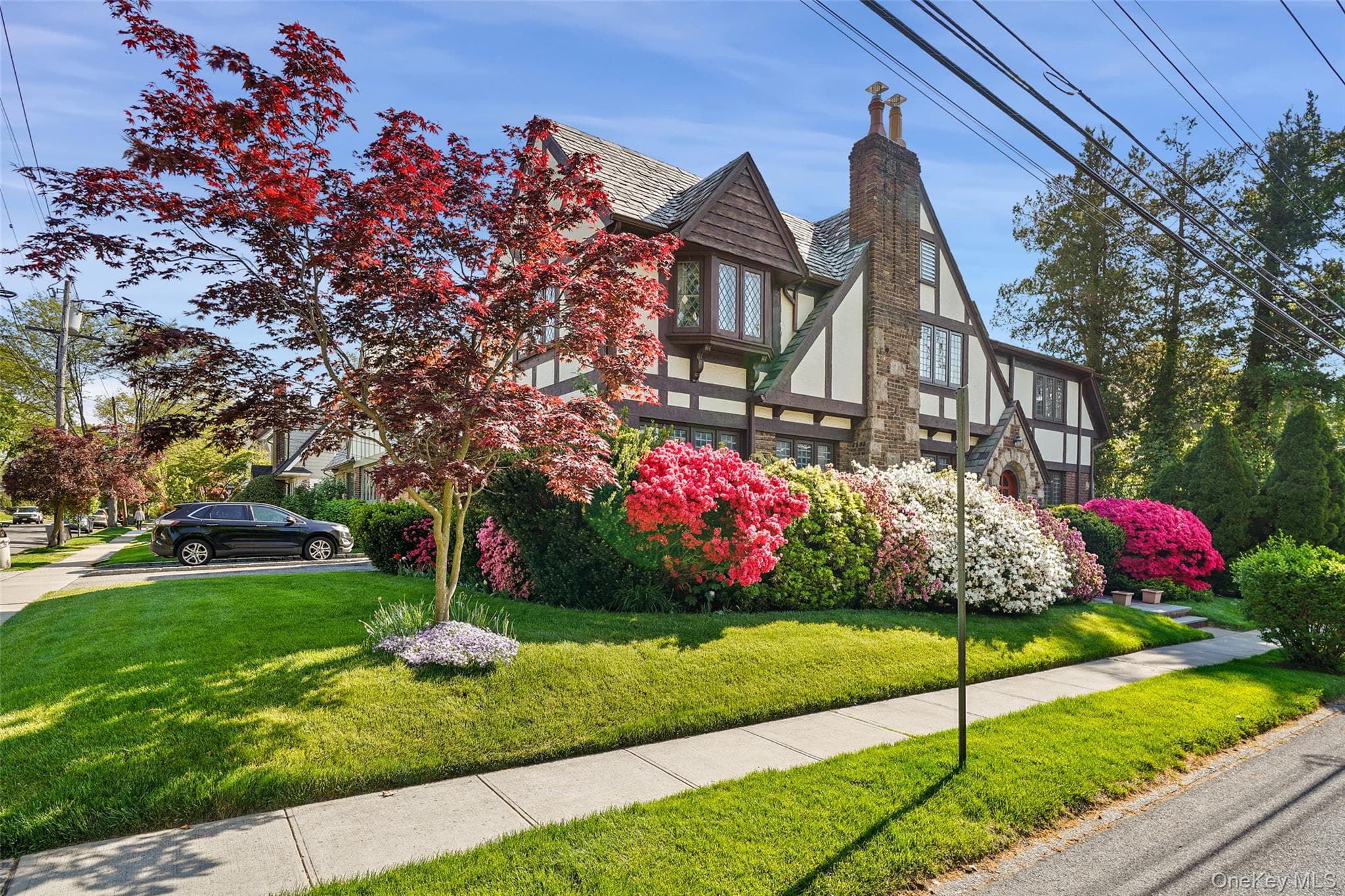 297 E Devonia Avenue thumbnail 4